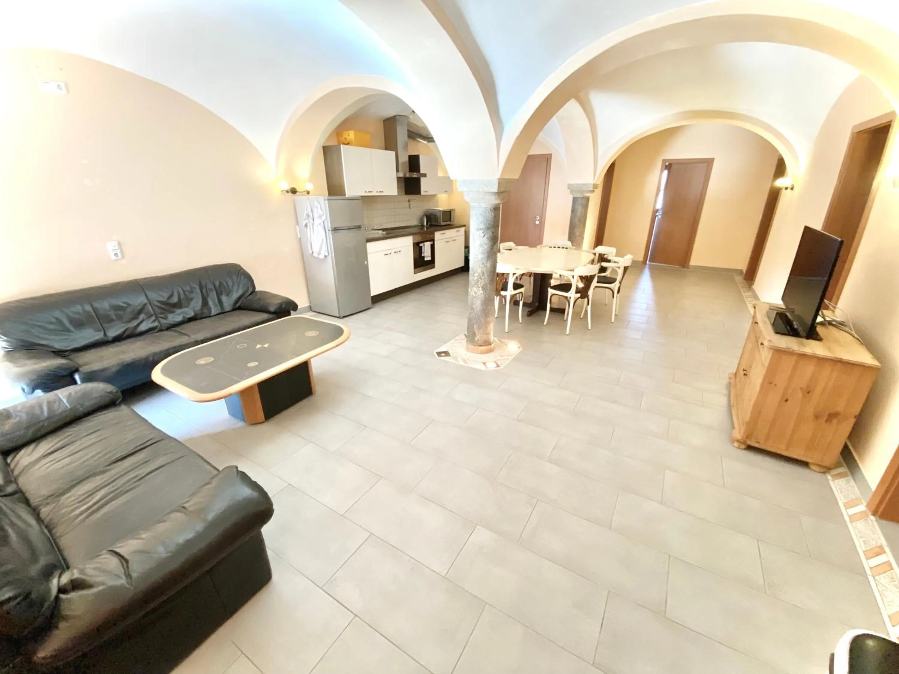 Dining area in Pension Laurent Ranch