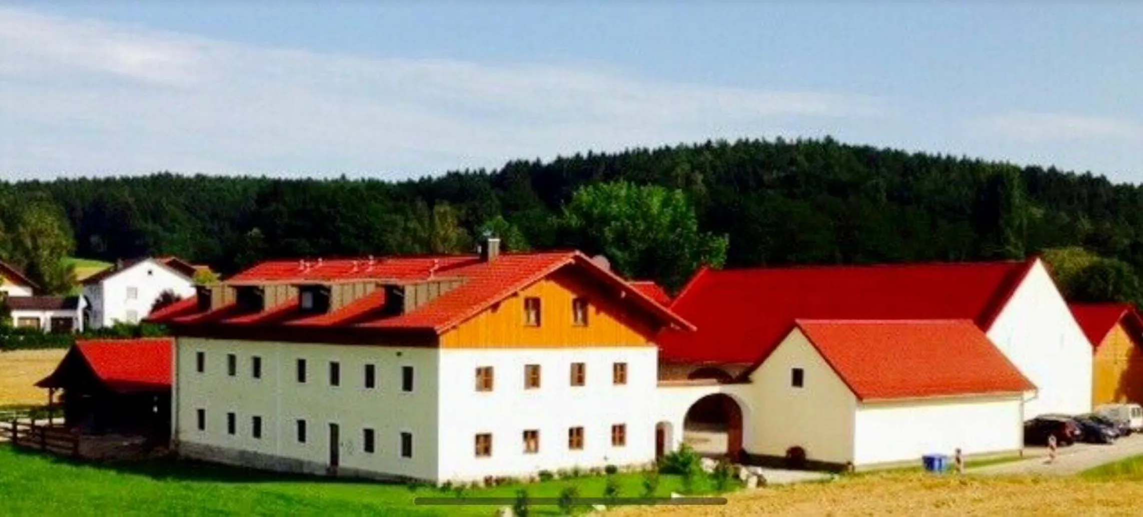Property building in Pension Laurent Ranch