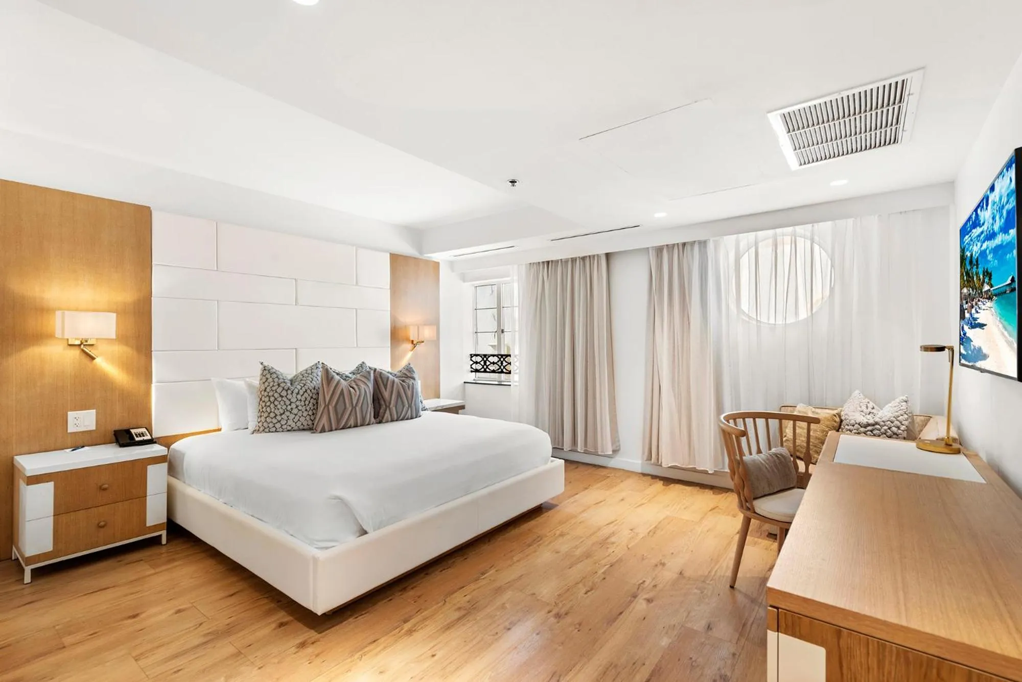 Deluxe Superior with Bathtub in Hotel Ocean