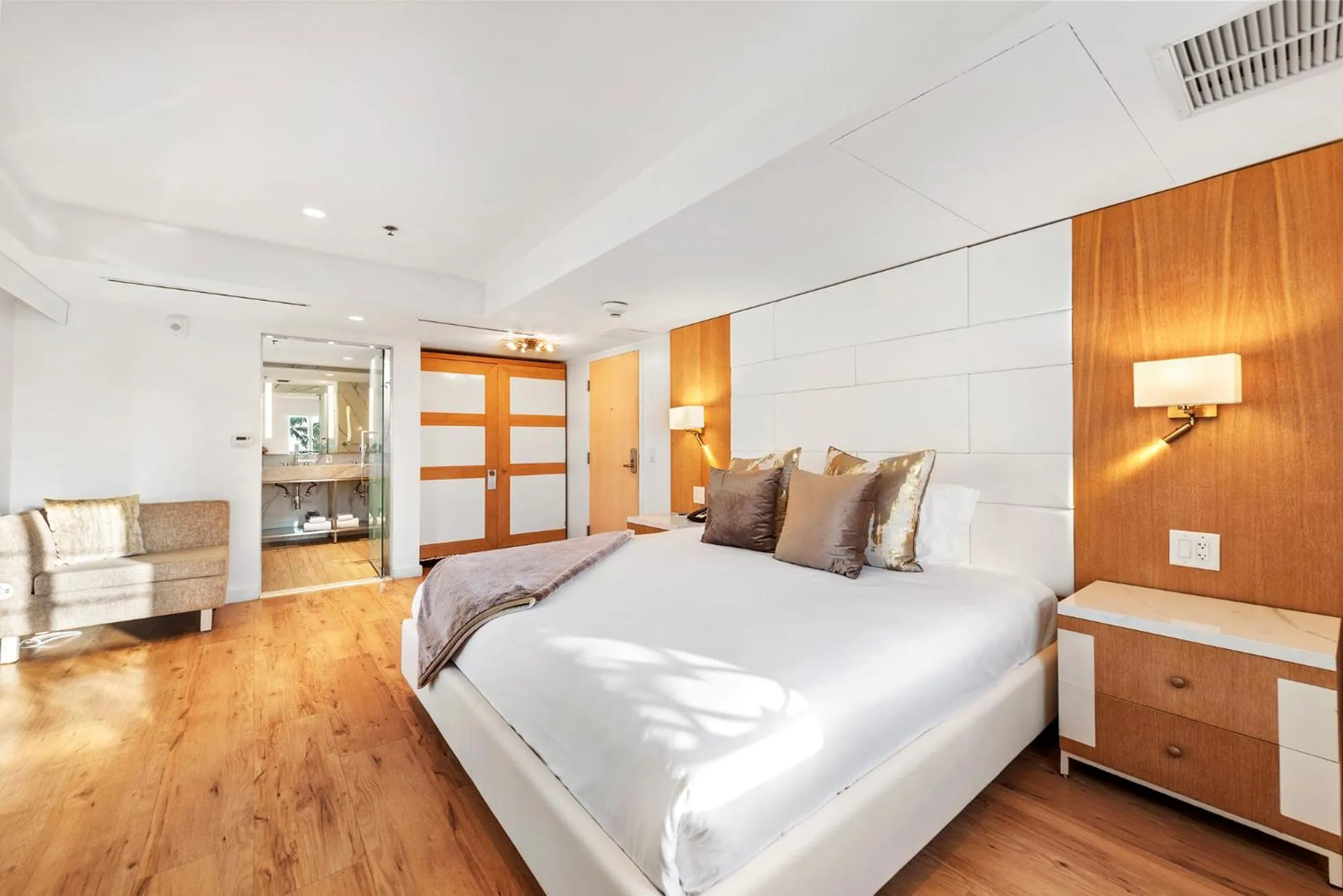 Modern Oceanview in Hotel Ocean