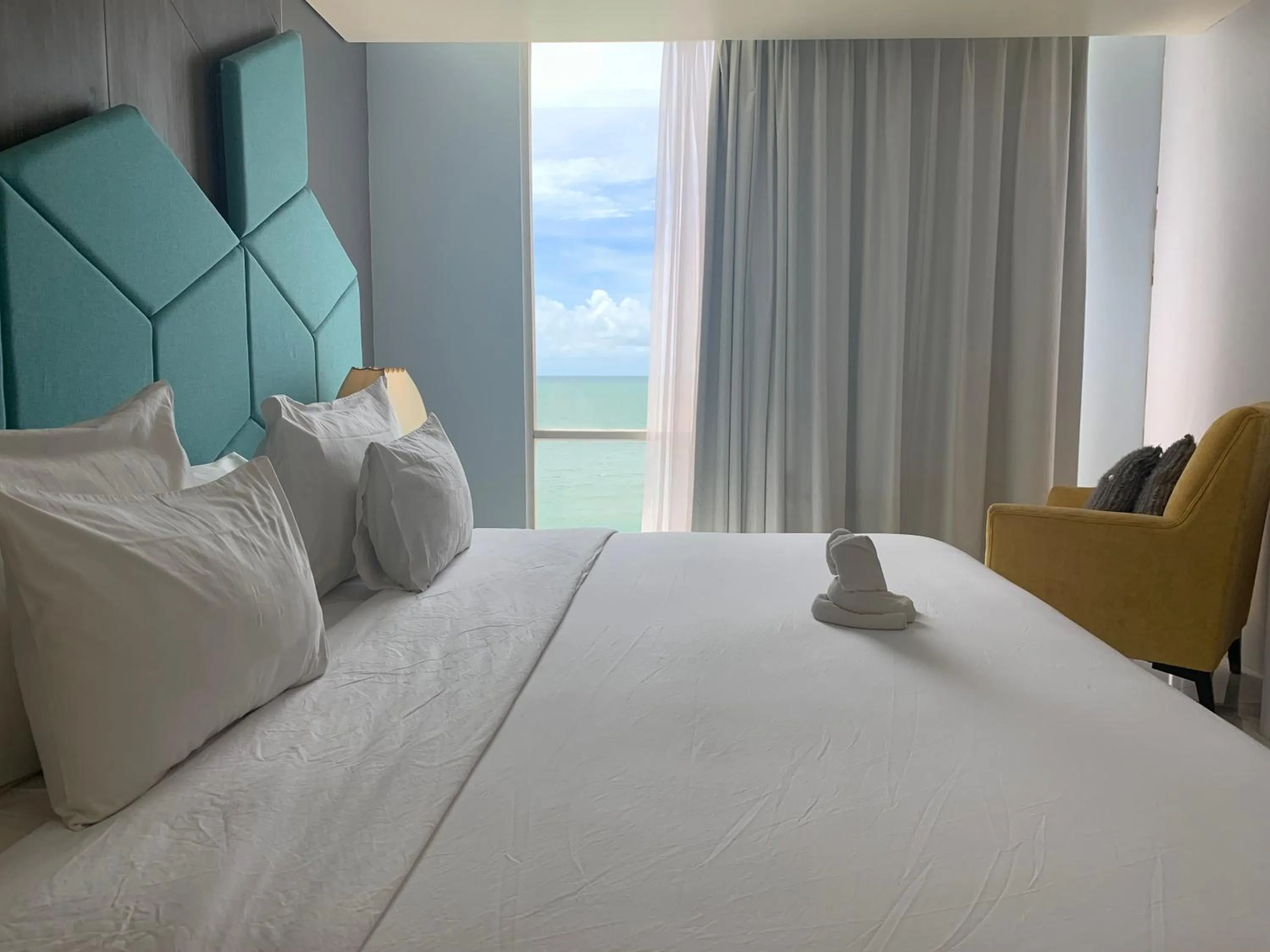 Bedroom, Bed in Swiss-Belcourt Kupang