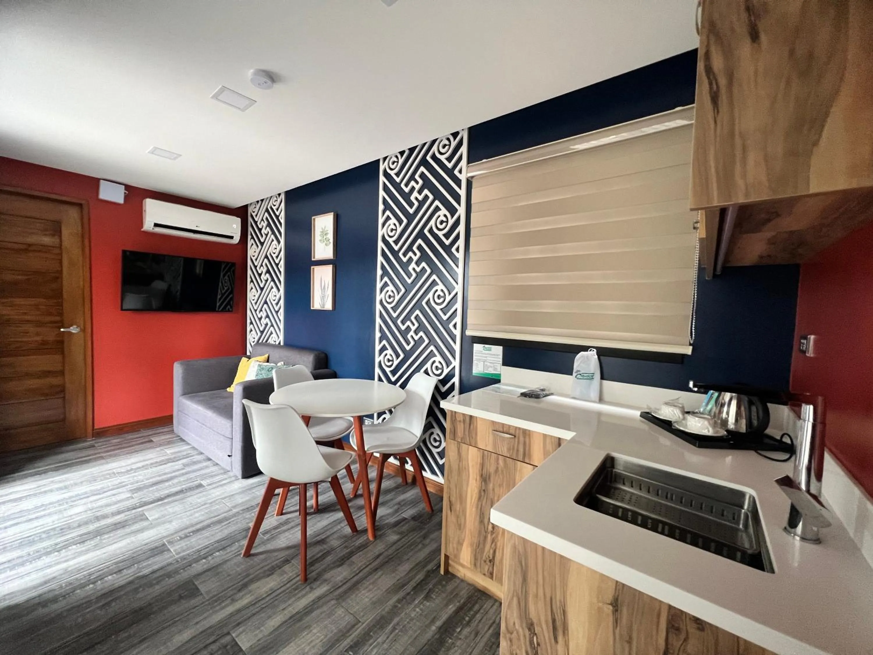 Living room in Crusoe Cabins Costa Azalea