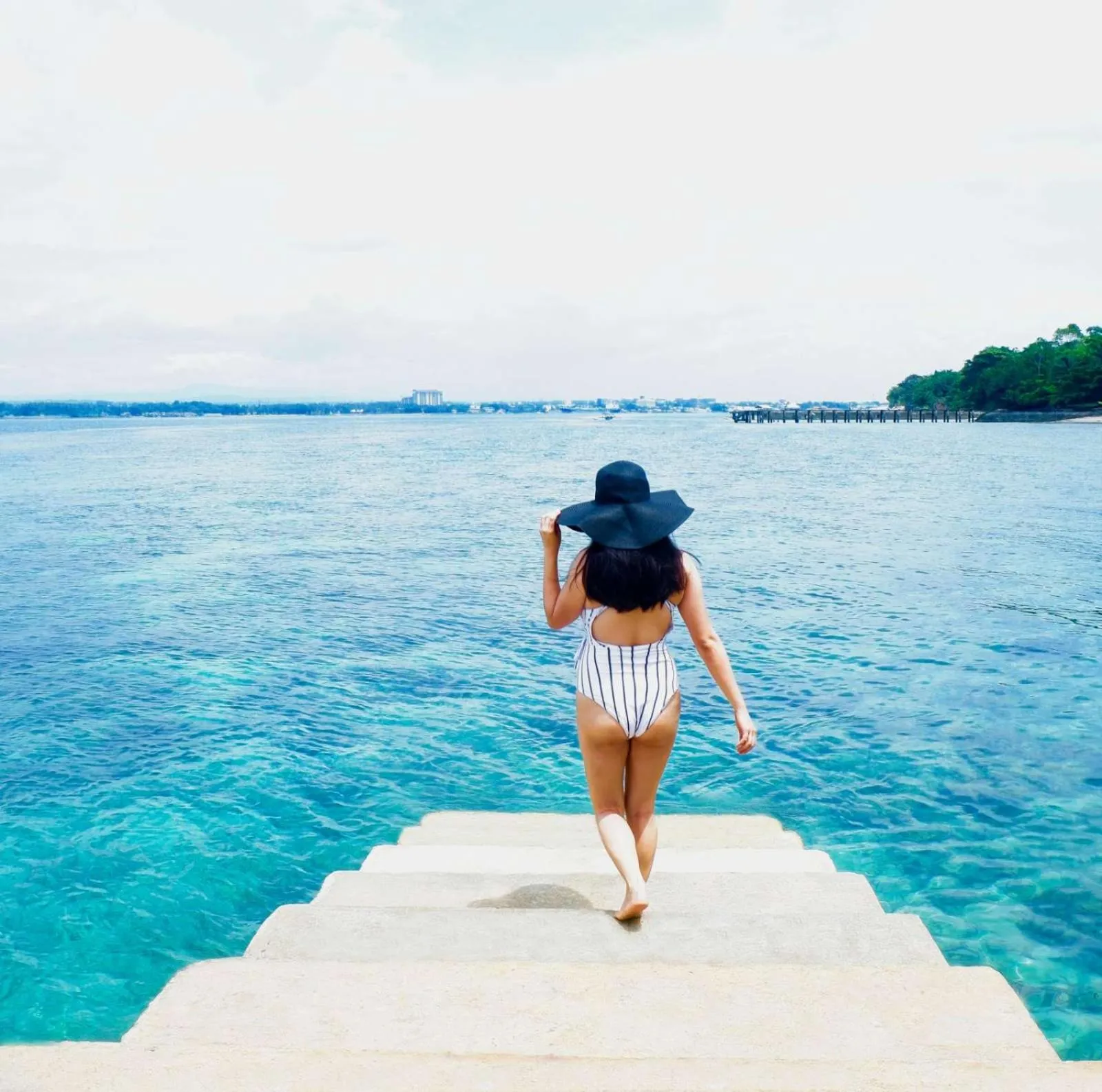 Day in Crusoe Cabins Costa Azalea