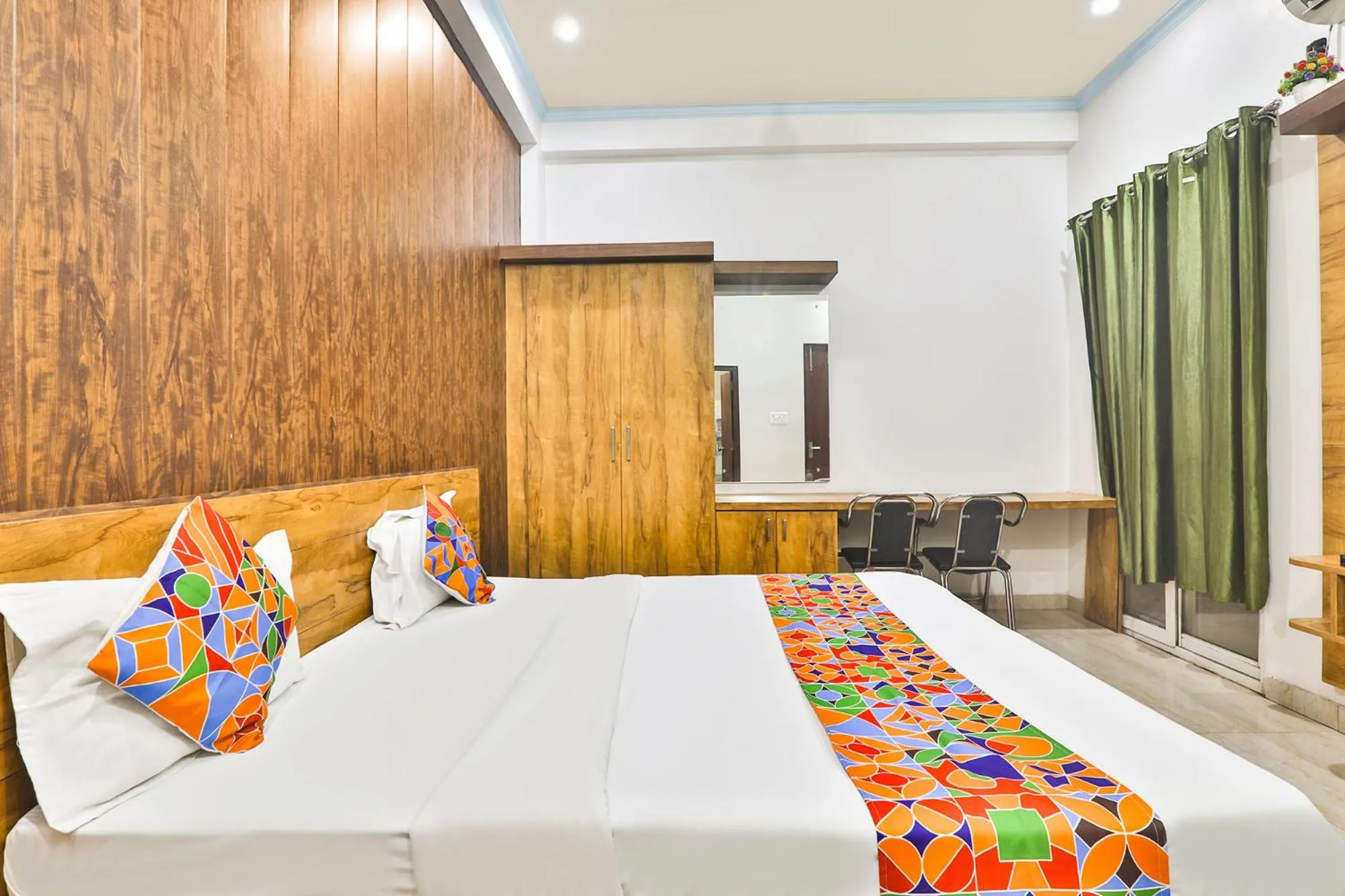 Bedroom in FabHotel Anant Inn