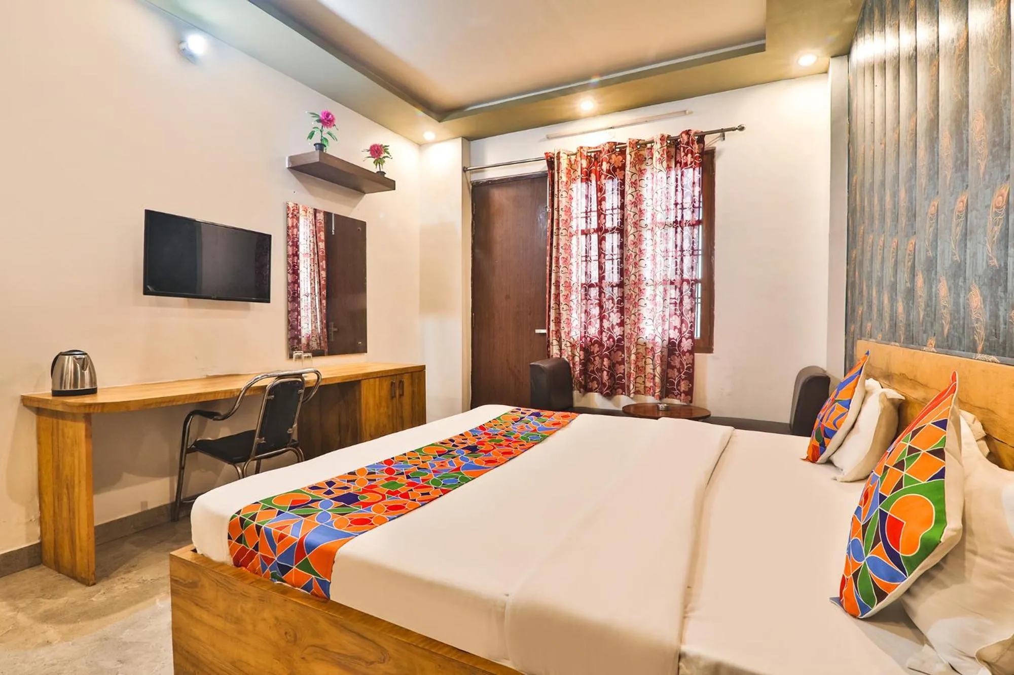 Bed in FabHotel Anant Inn