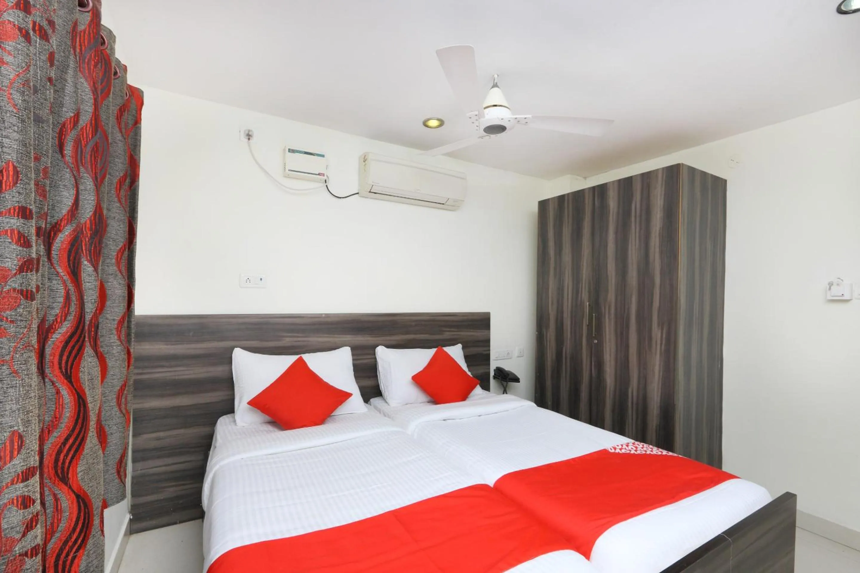 Hotel O The OAKS Residency