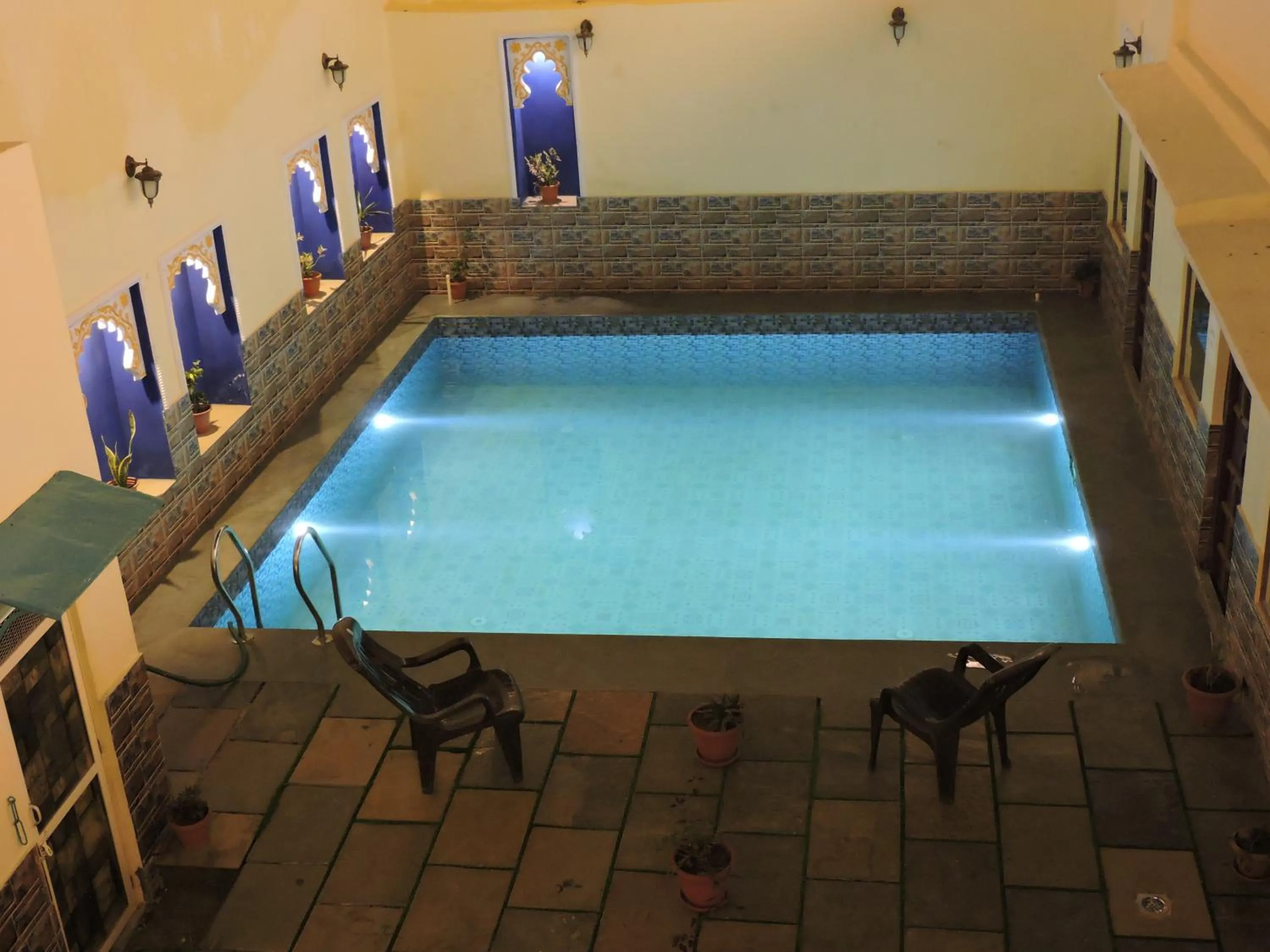 Swimming pool in Hotel Ushaan Haveli