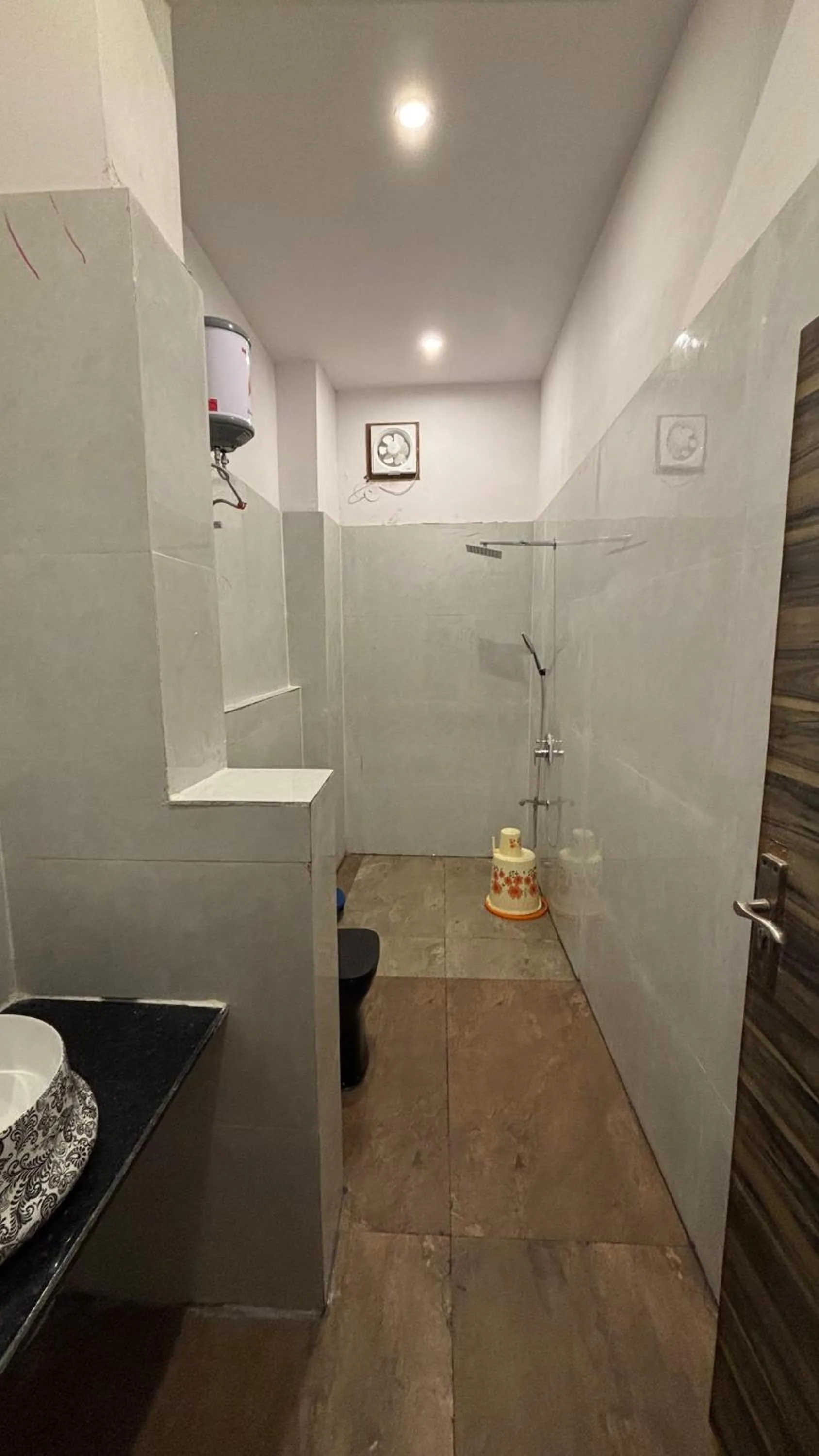 Shower in Hotel Ushaan Haveli