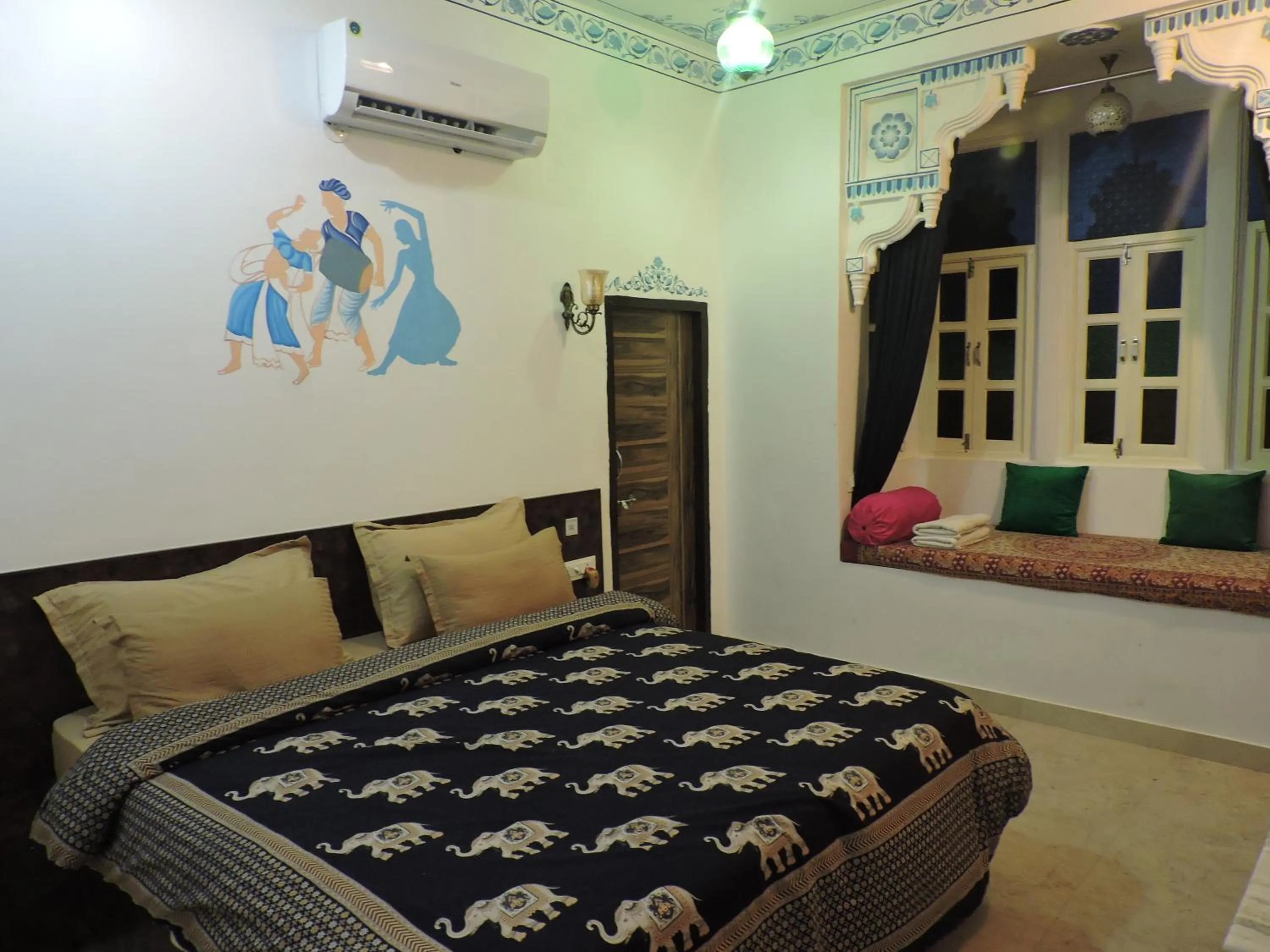 Bedroom, Bed in Hotel Ushaan Haveli