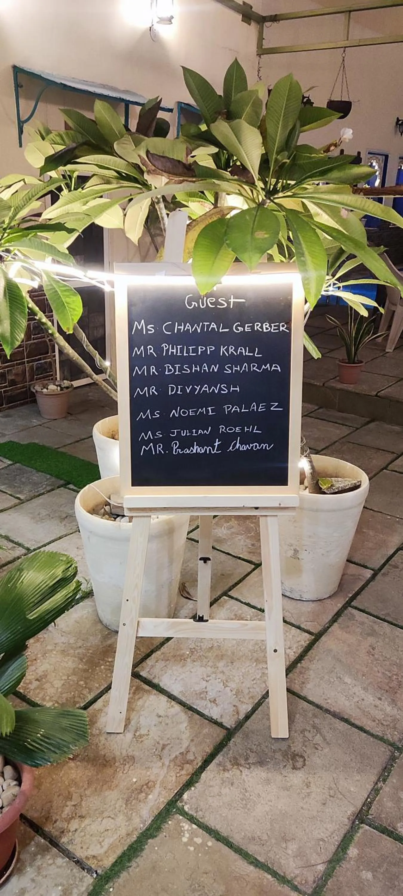 Text overlay in Hotel Ushaan Haveli