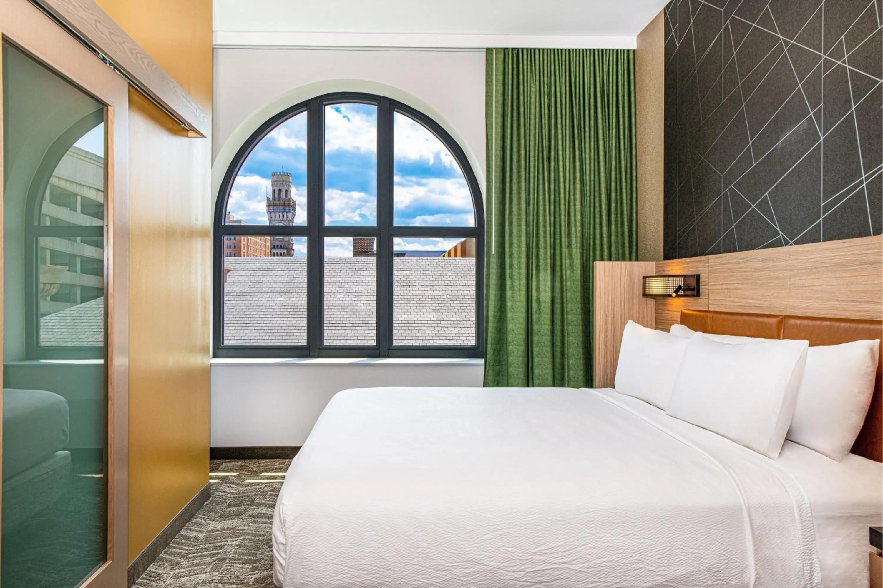 Photo of the whole room, Bed in SpringHill Suites by Marriott Baltimore Downtown Convention Center Area