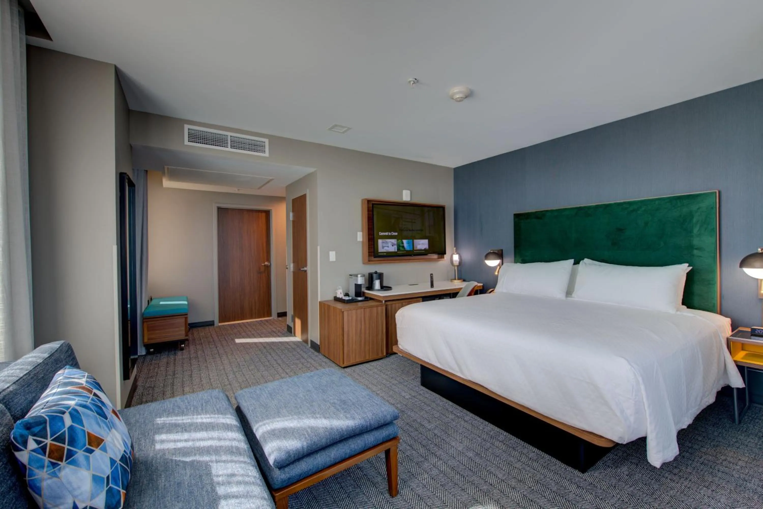 Photo of the whole room, Bed in The Threefoot Hotel, Meridian, a Tribute Portfolio Hotel