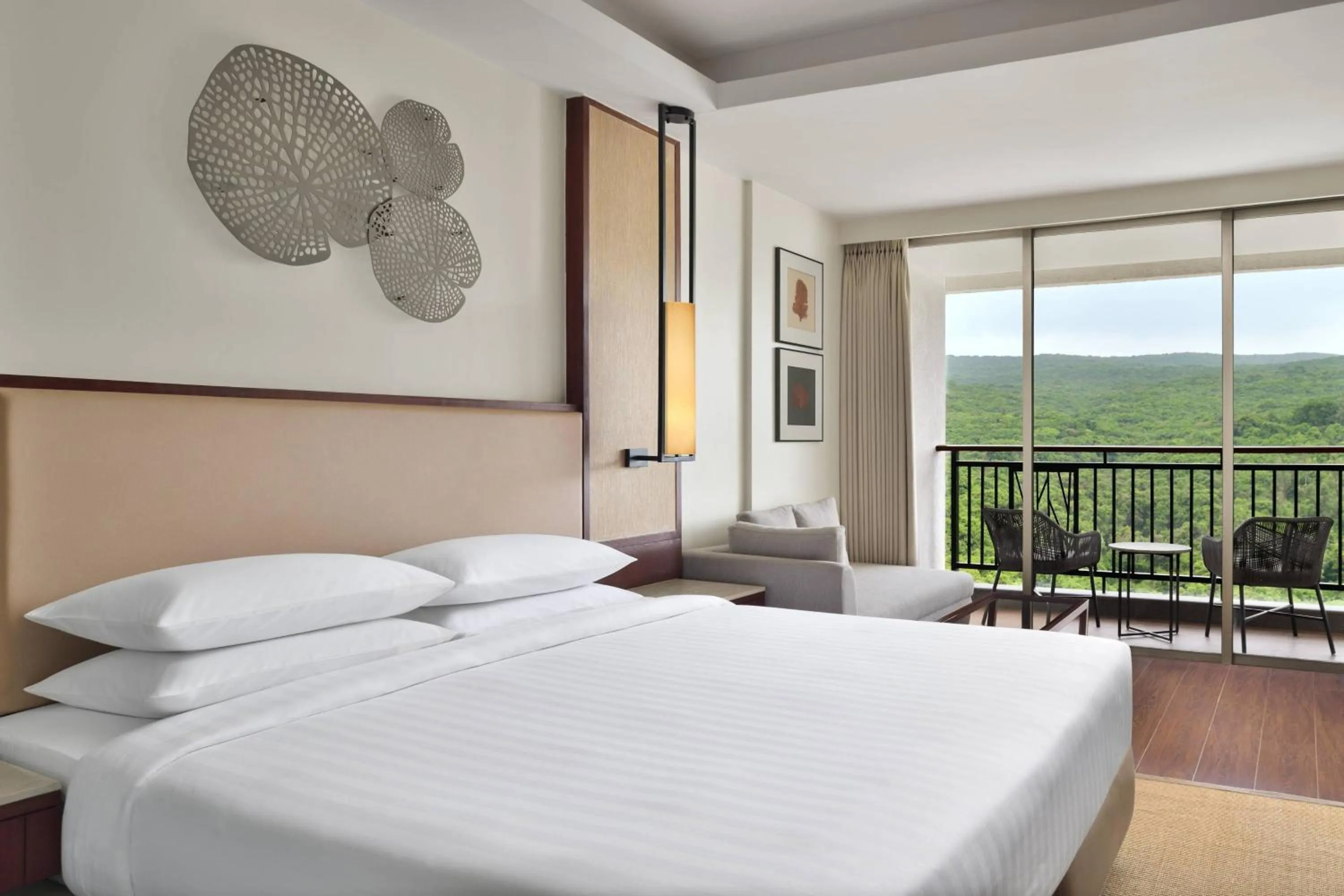 Photo of the whole room, Bed in Courtyard by Marriott Mahabaleshwar