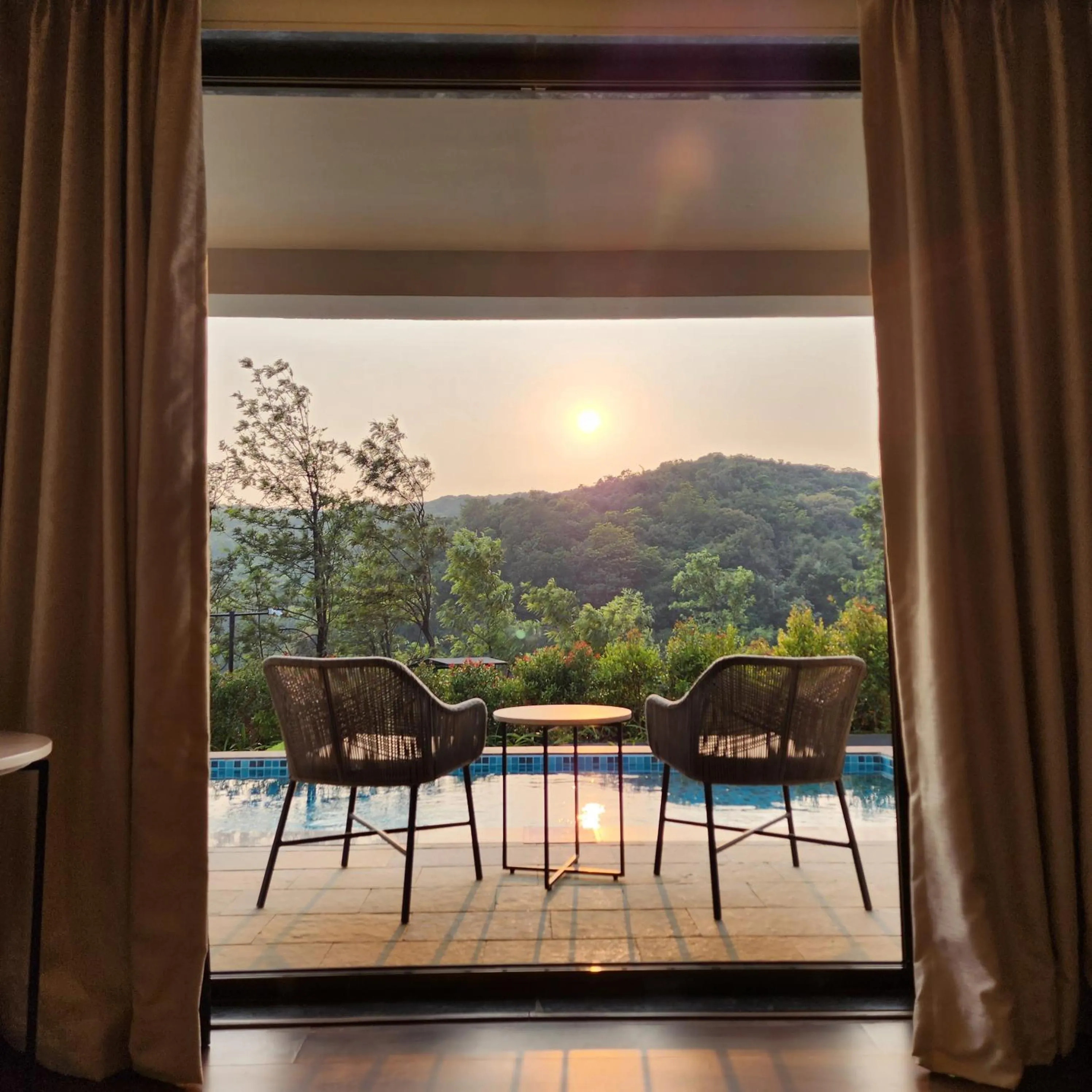 Patio in Courtyard by Marriott Mahabaleshwar