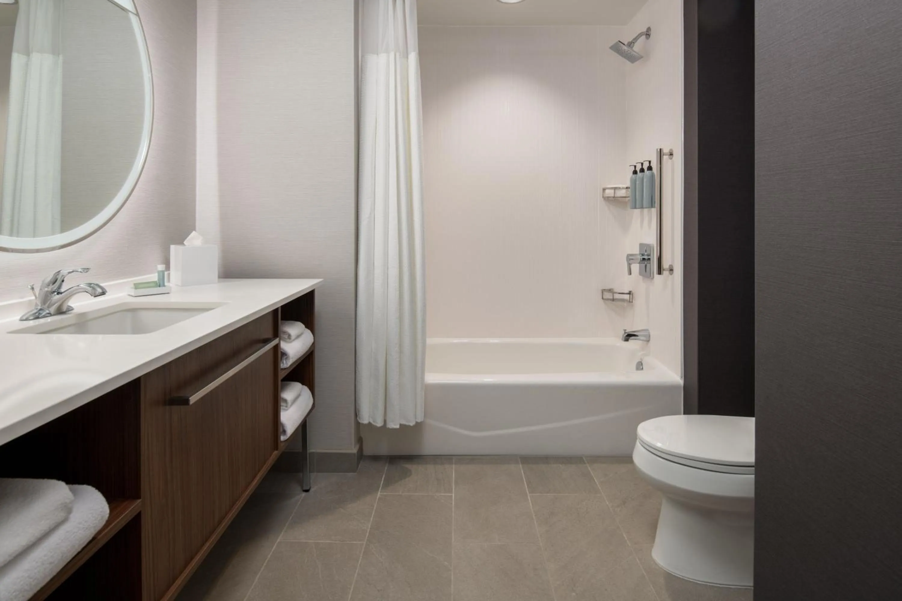 Bathroom in Courtyard by Marriott Santa Cruz