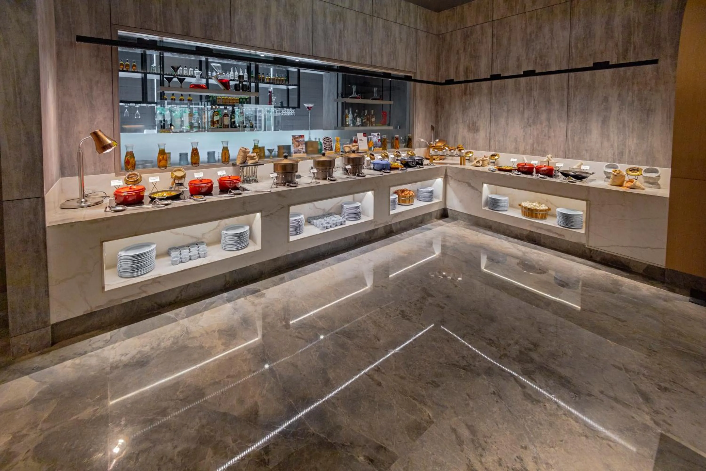 Restaurant/places to eat in Radisson RED Chandigarh Mohali