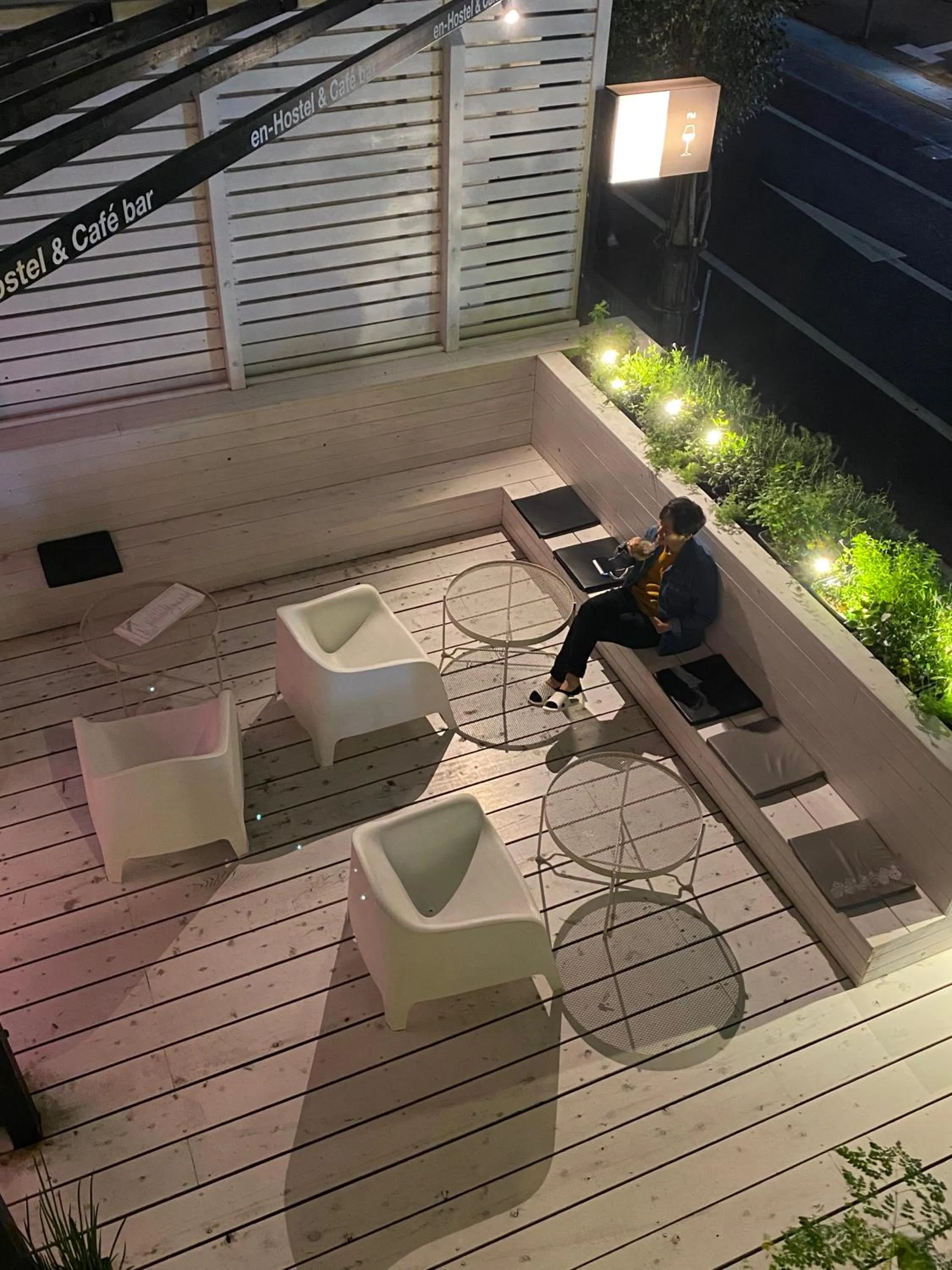 Property building in En- Hostel & Café bar