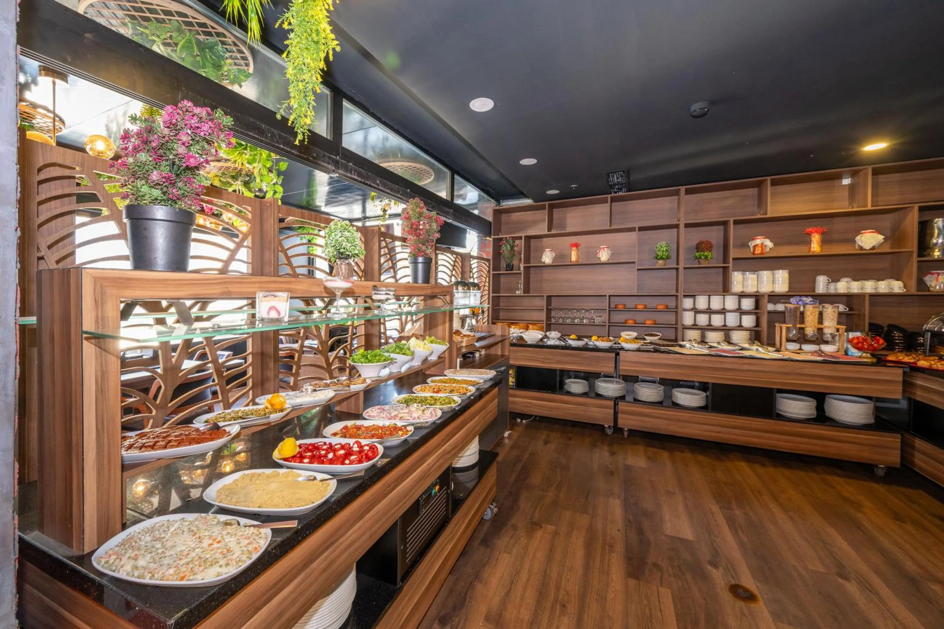 Buffet breakfast in Litros Hotel & Spa