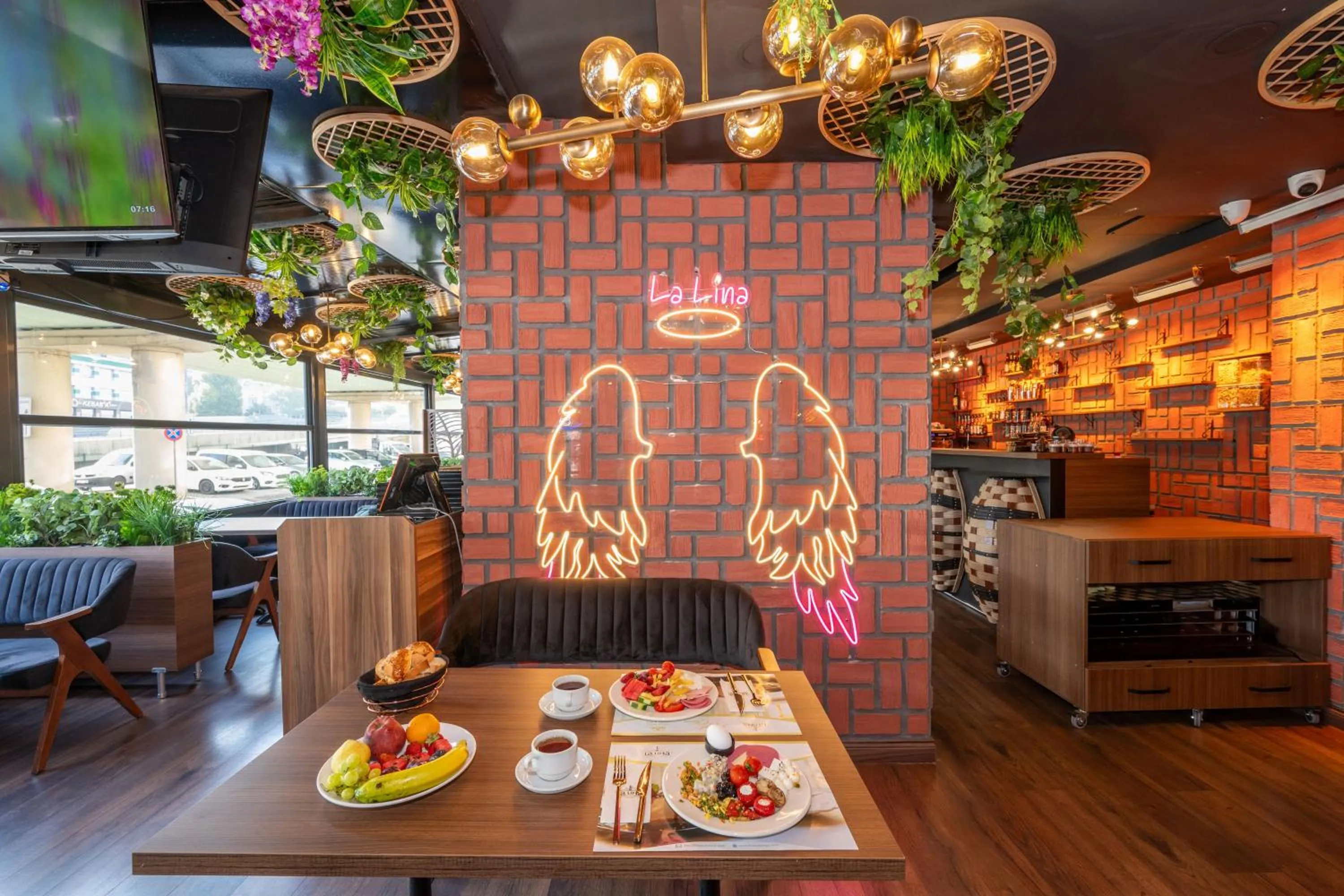 Restaurant/places to eat in Litros Hotel & Spa