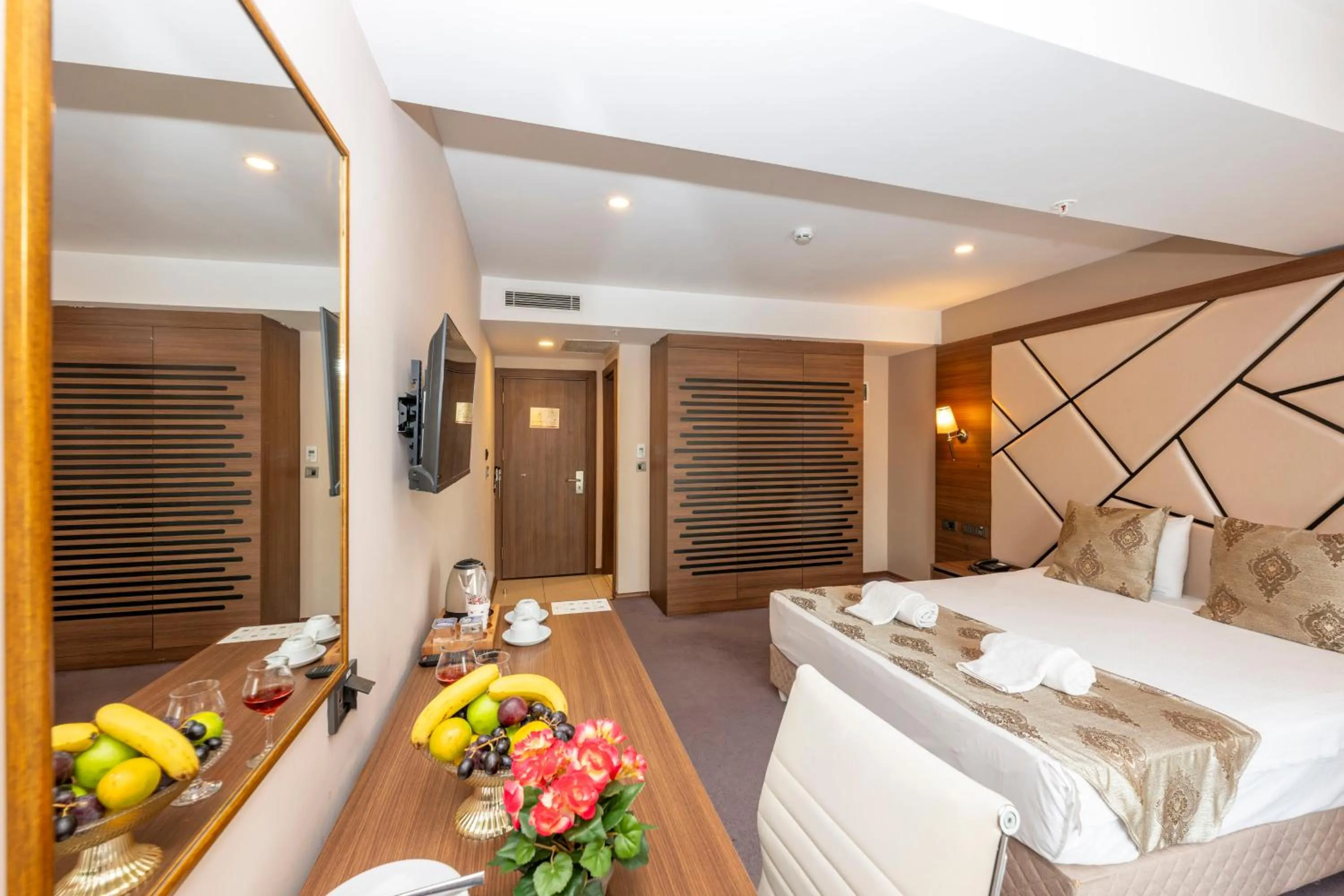 Massage, Bed in Litros Hotel & Spa