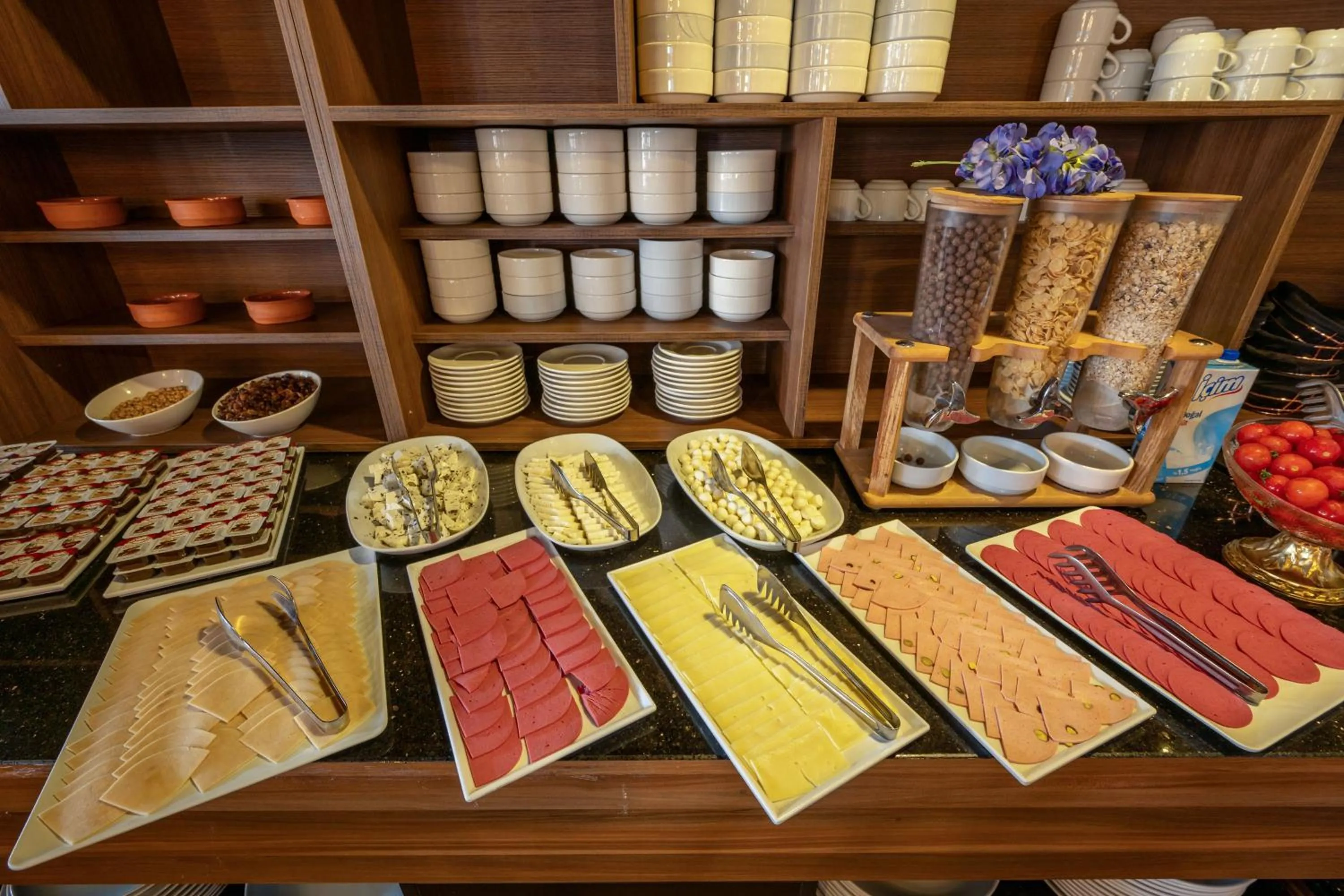 Buffet breakfast in Litros Hotel & Spa