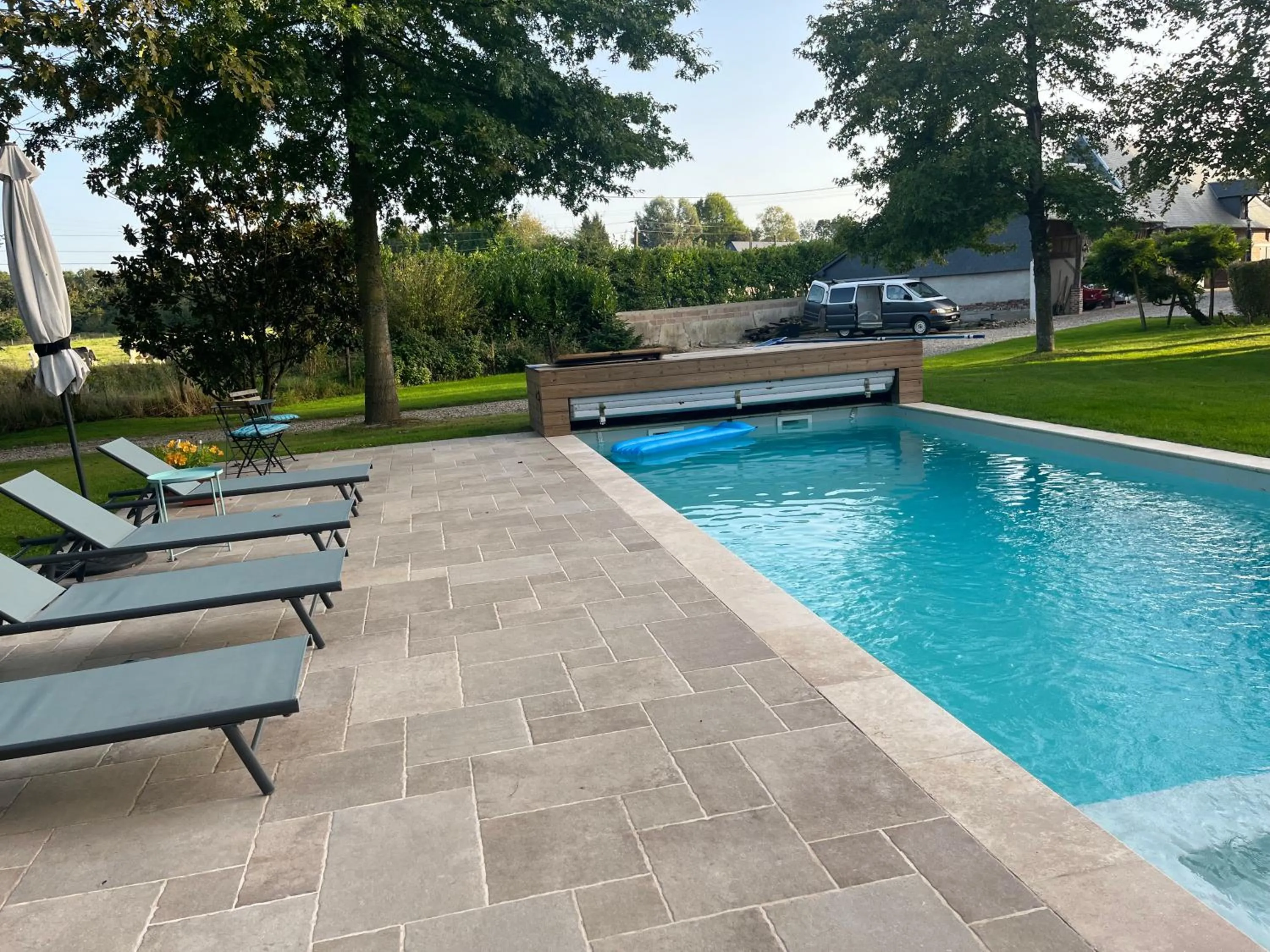 Day in Le Domaine des Volets bleus