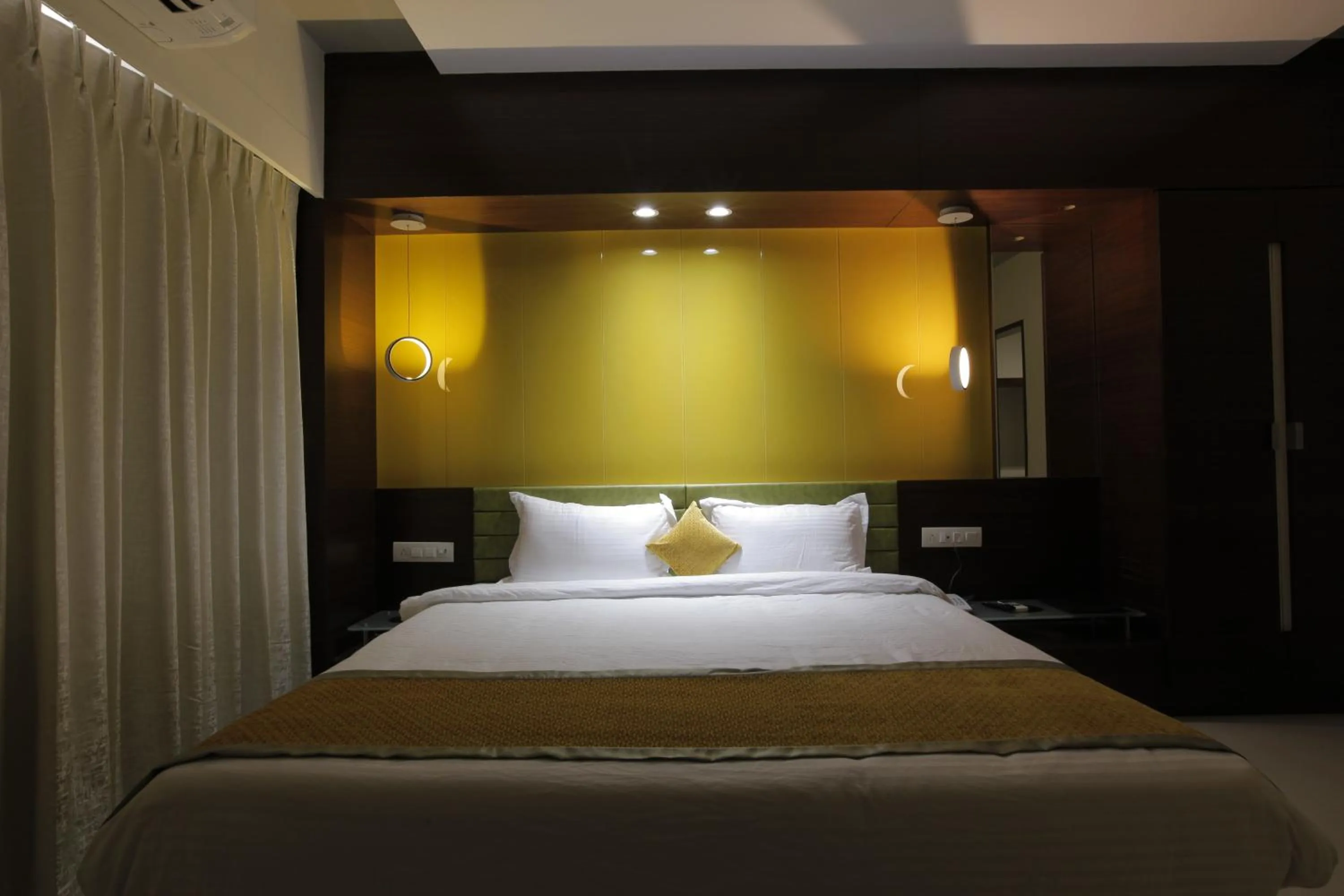 Bed in HOTEL THE LOTUS PARK