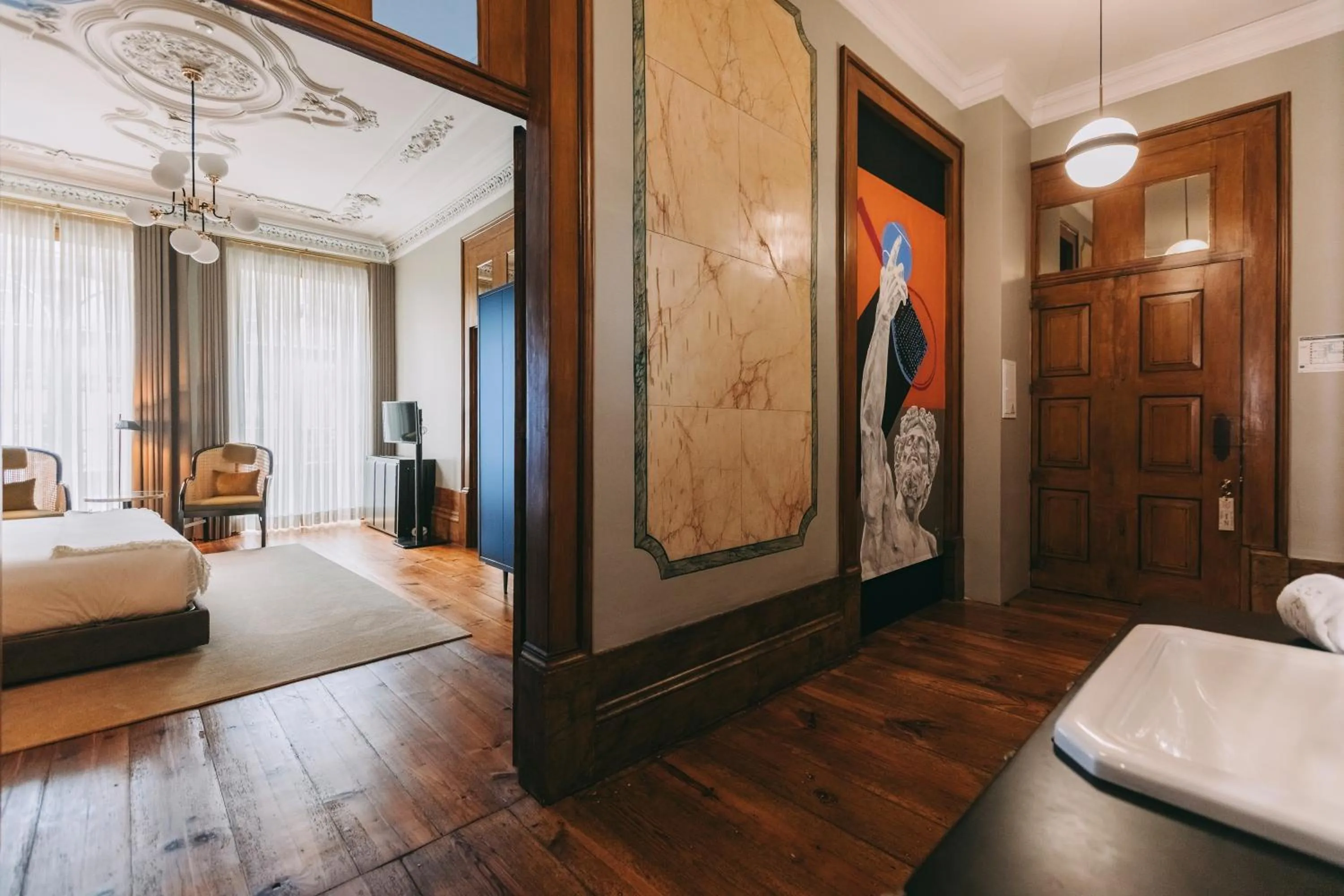 Photo of the whole room, Bed in Torel Royal Court