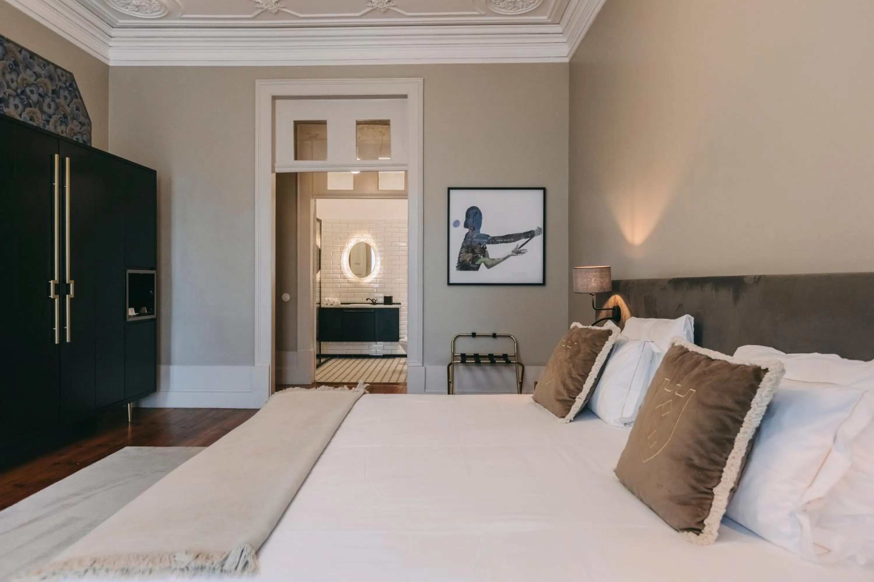 Bed in Torel Royal Court