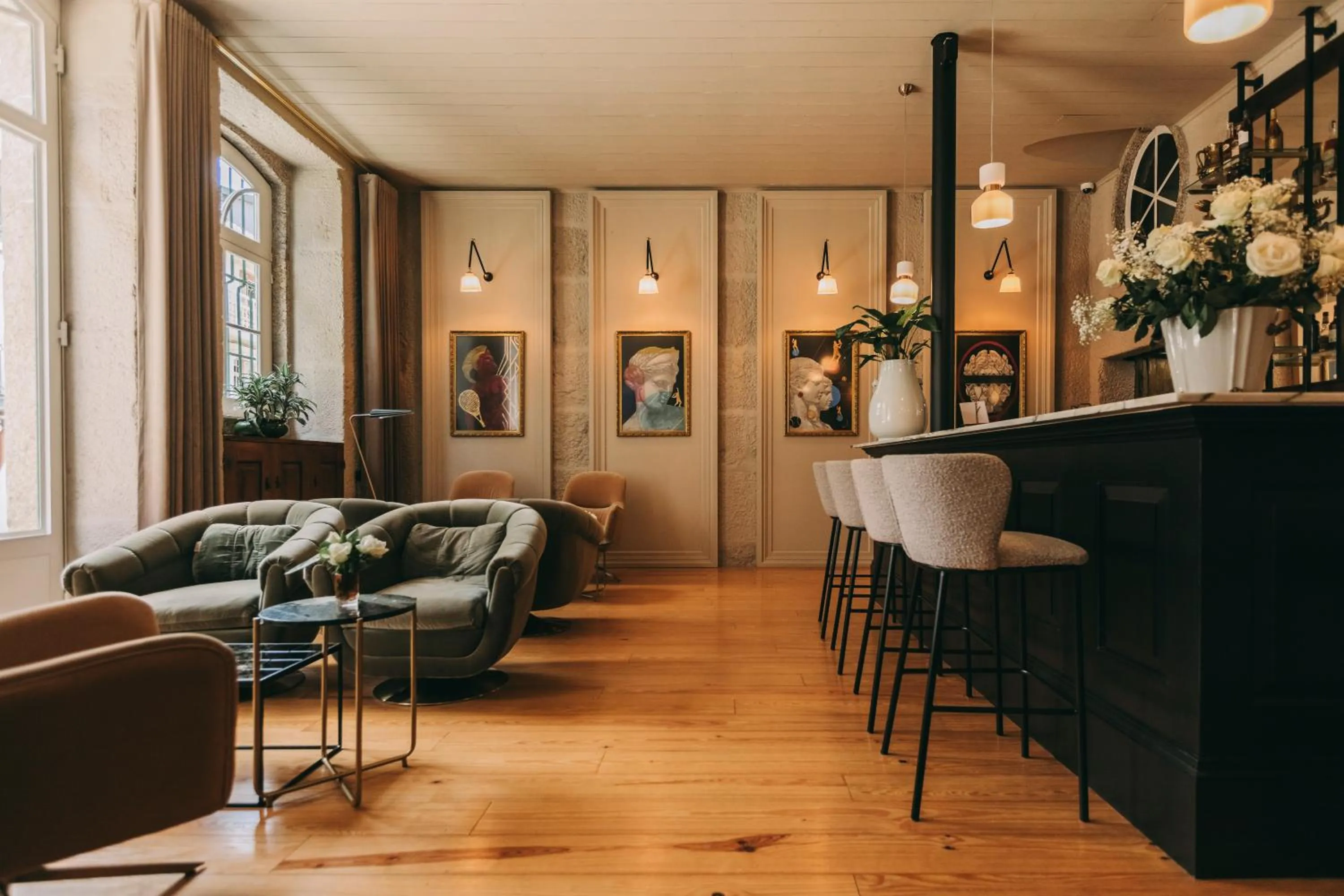 Lounge or bar in Torel Royal Court