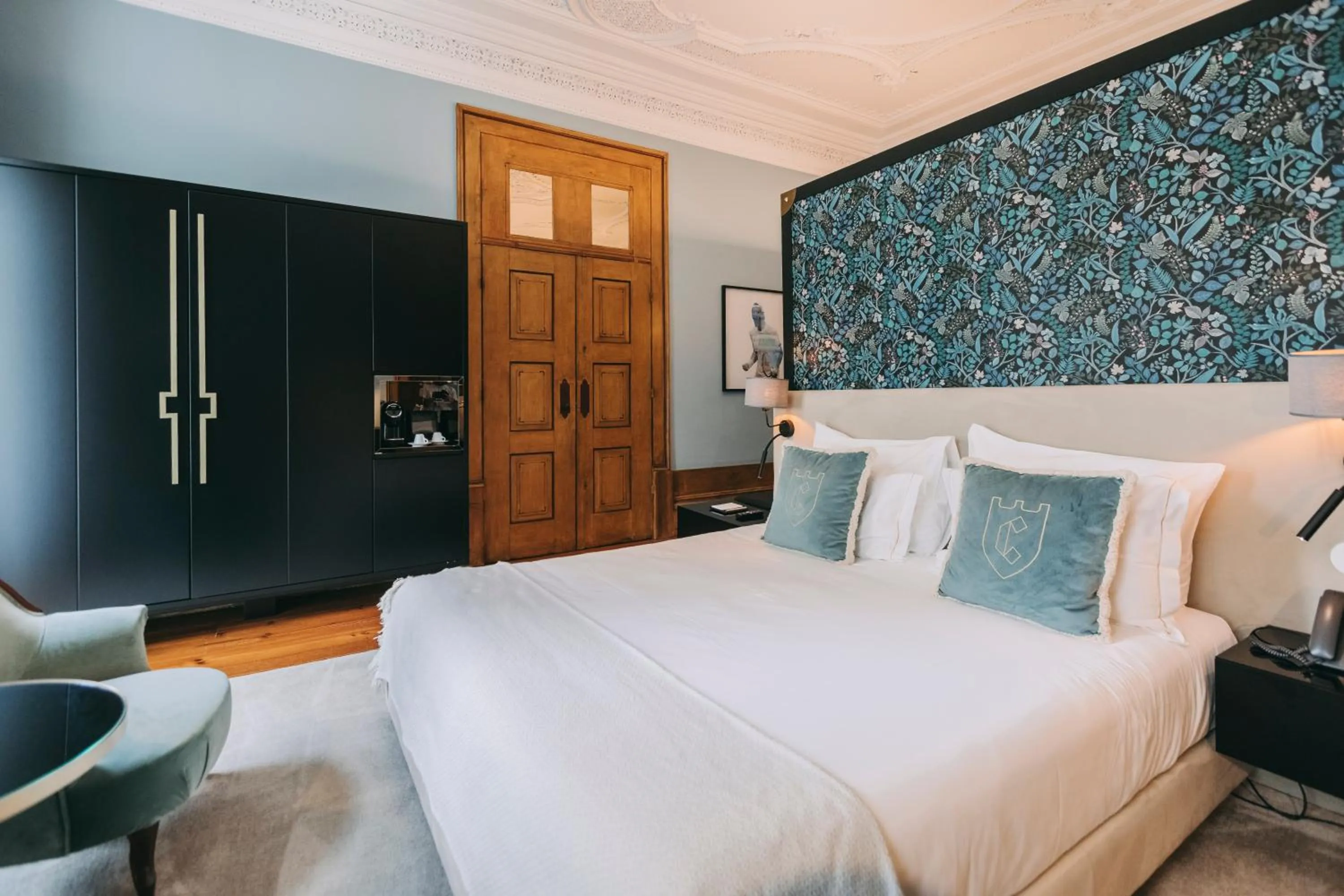 Bed in Torel Royal Court