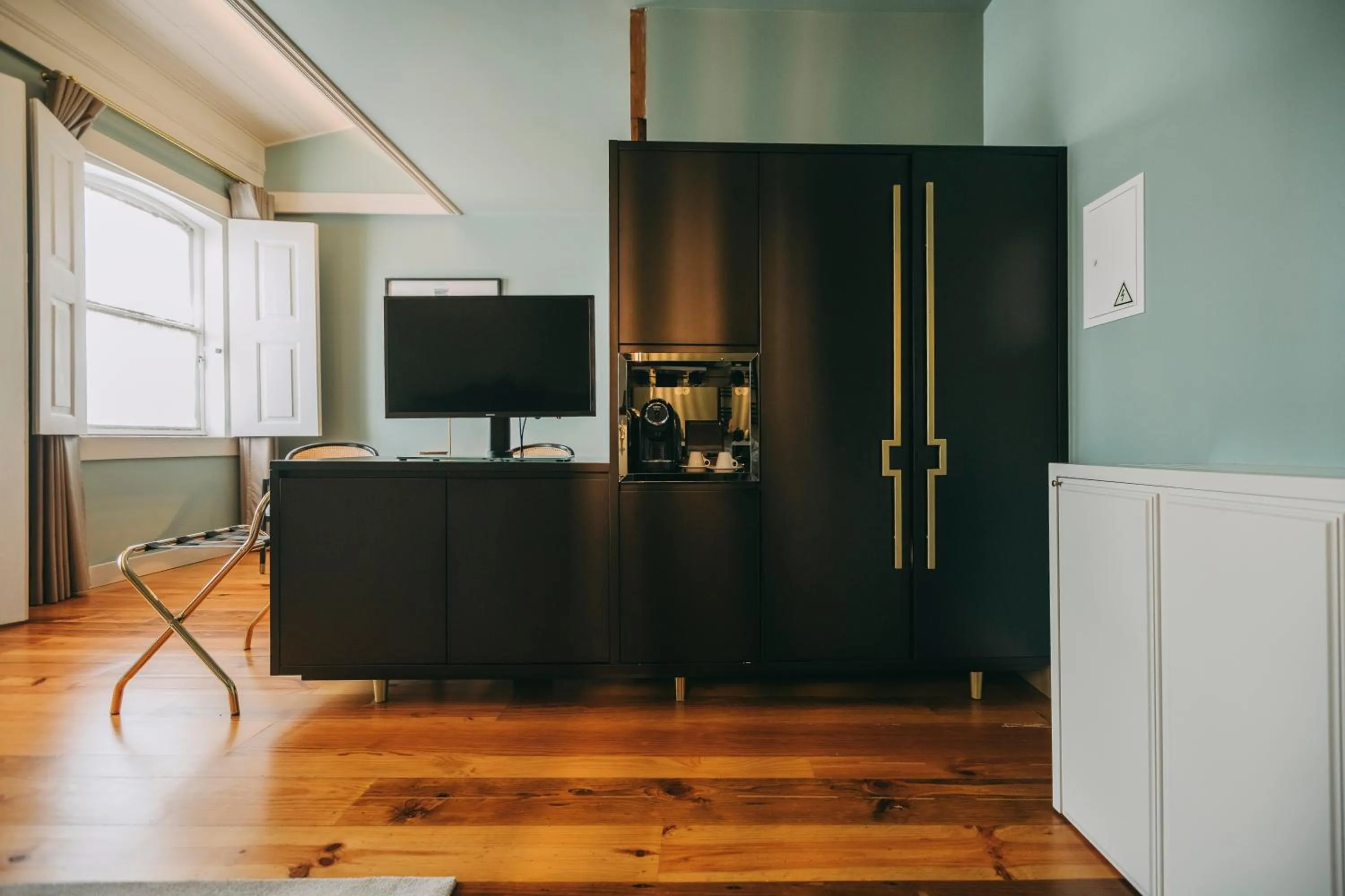 TV and multimedia in Torel Royal Court