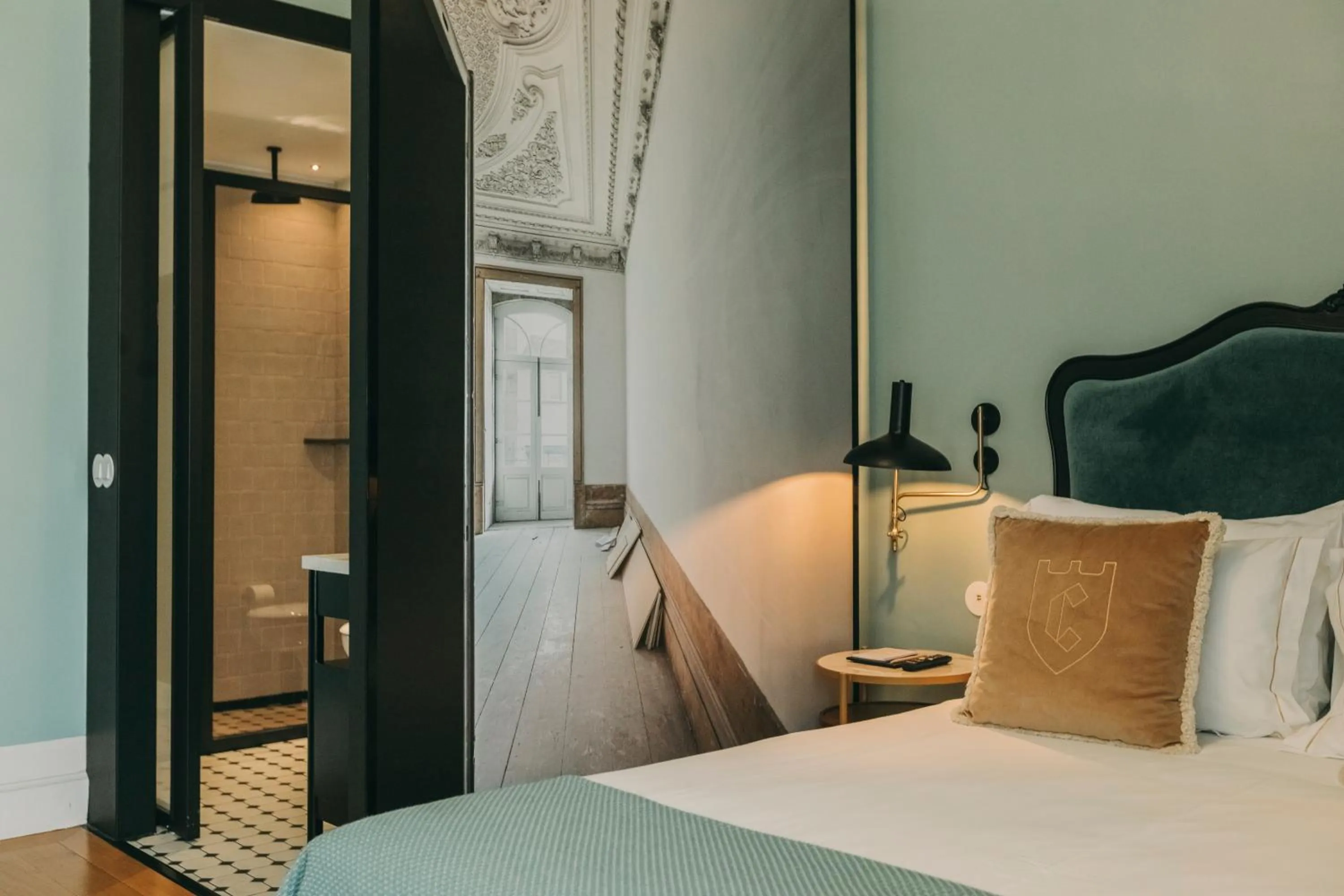 Bed in Torel Royal Court