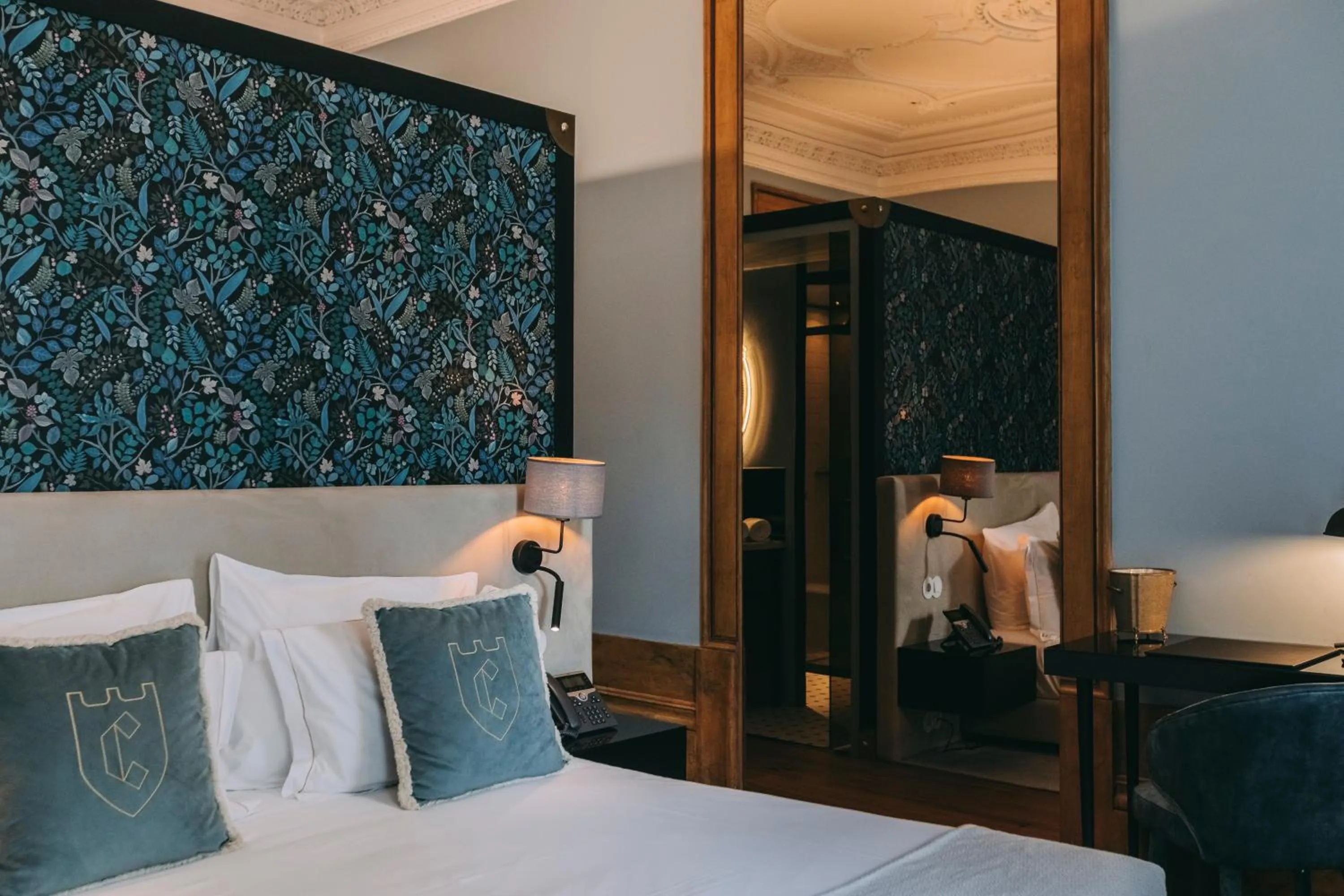 Bedroom, Bed in Torel Royal Court