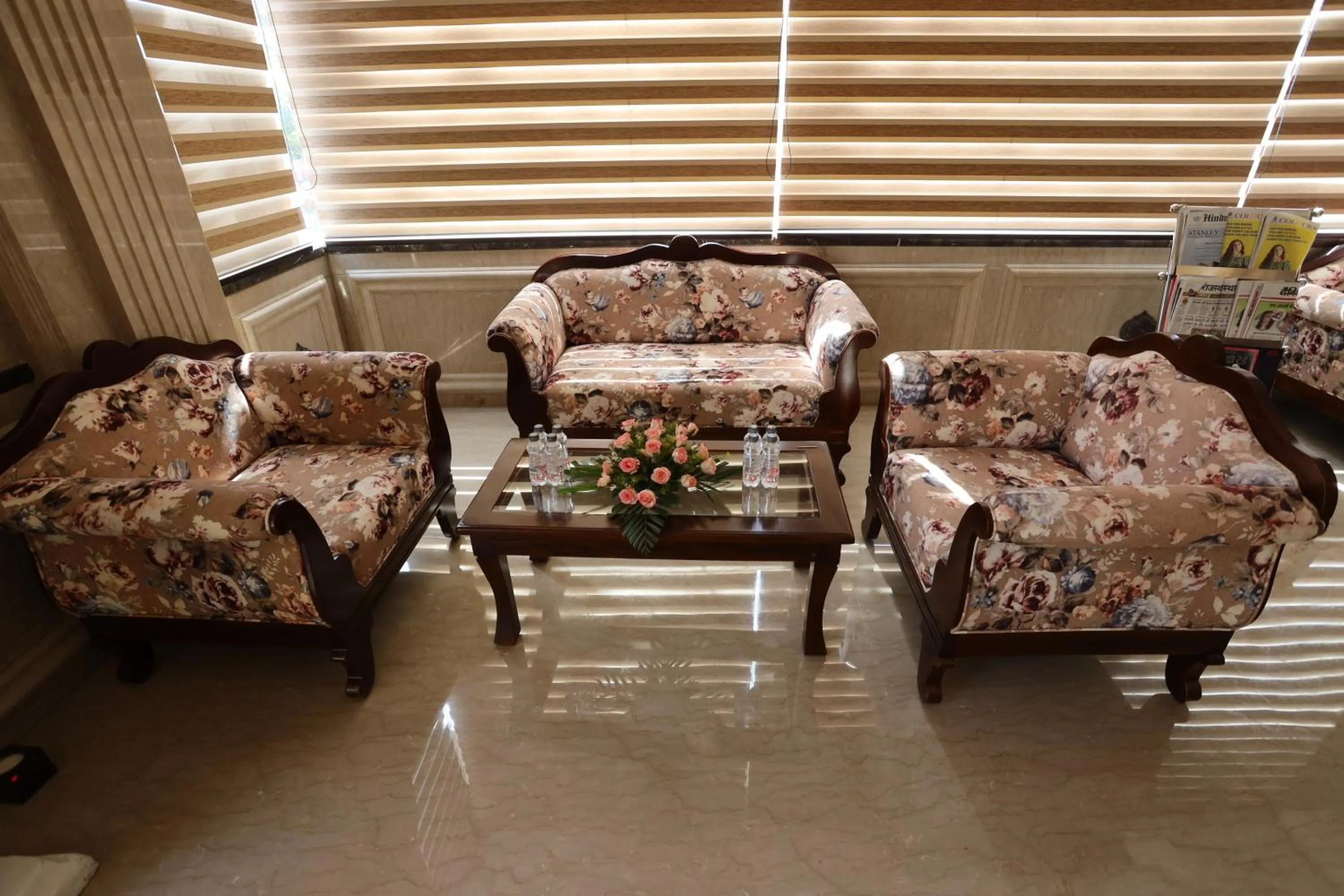 Seating area in Click Collection Jaipur, Sindhi Camp