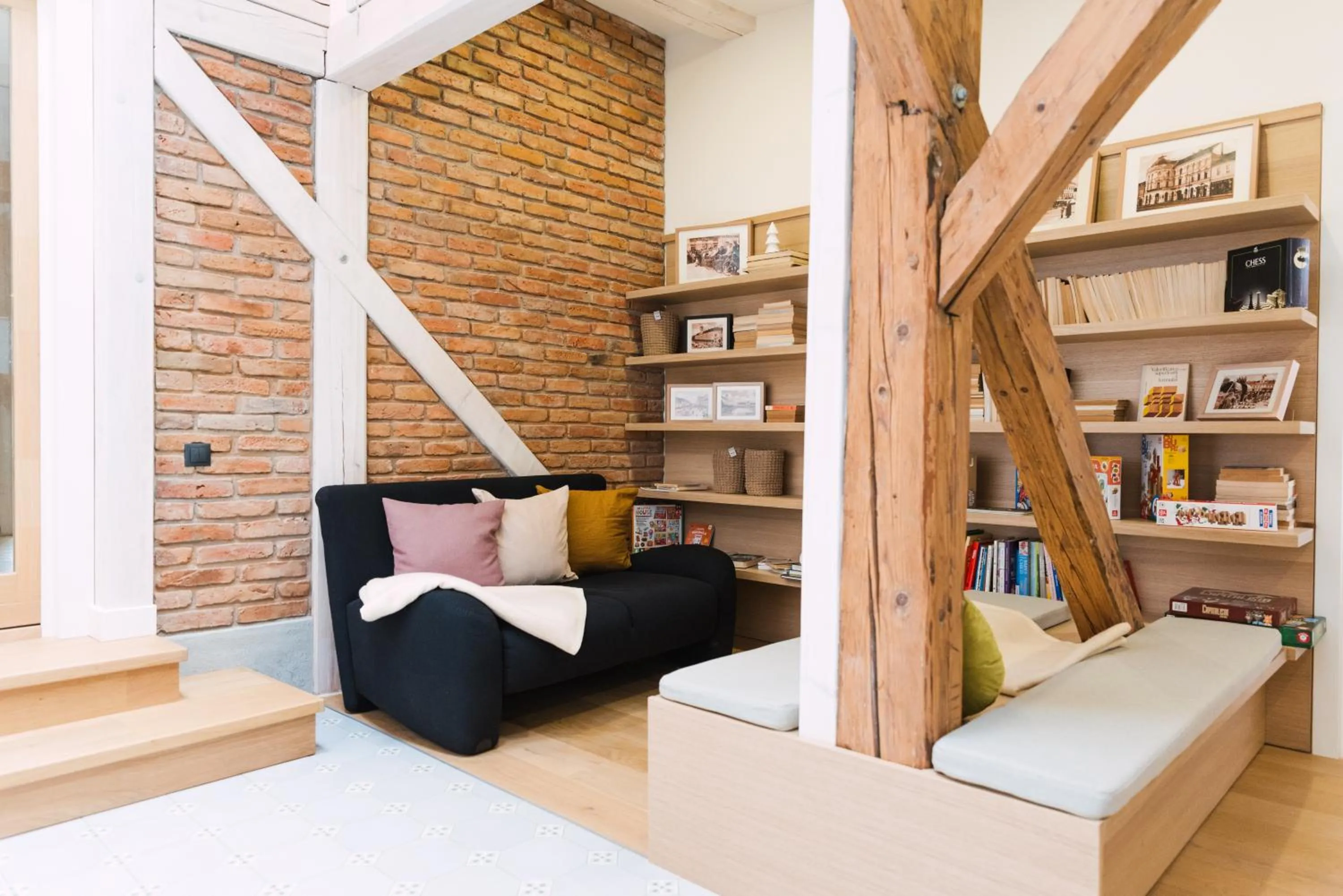 Library in Isabella Boutique Hotel