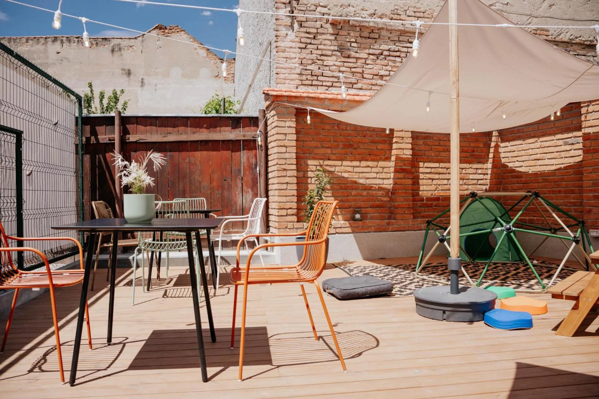 Communal lounge/ TV room in Isabella Boutique Hotel