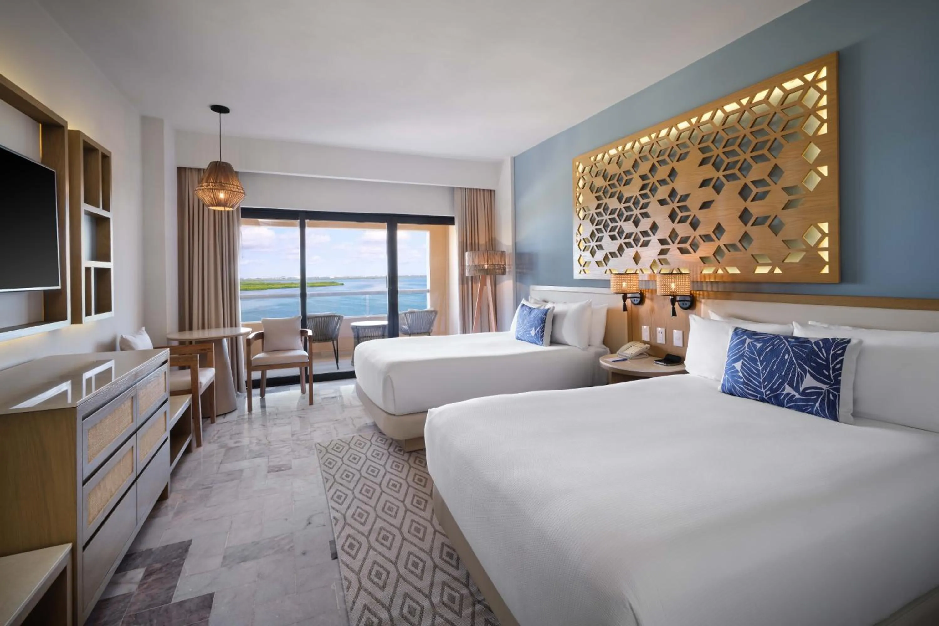 Bedroom, Bed in Wyndham Grand Cancun All Inclusive Resort & Villas