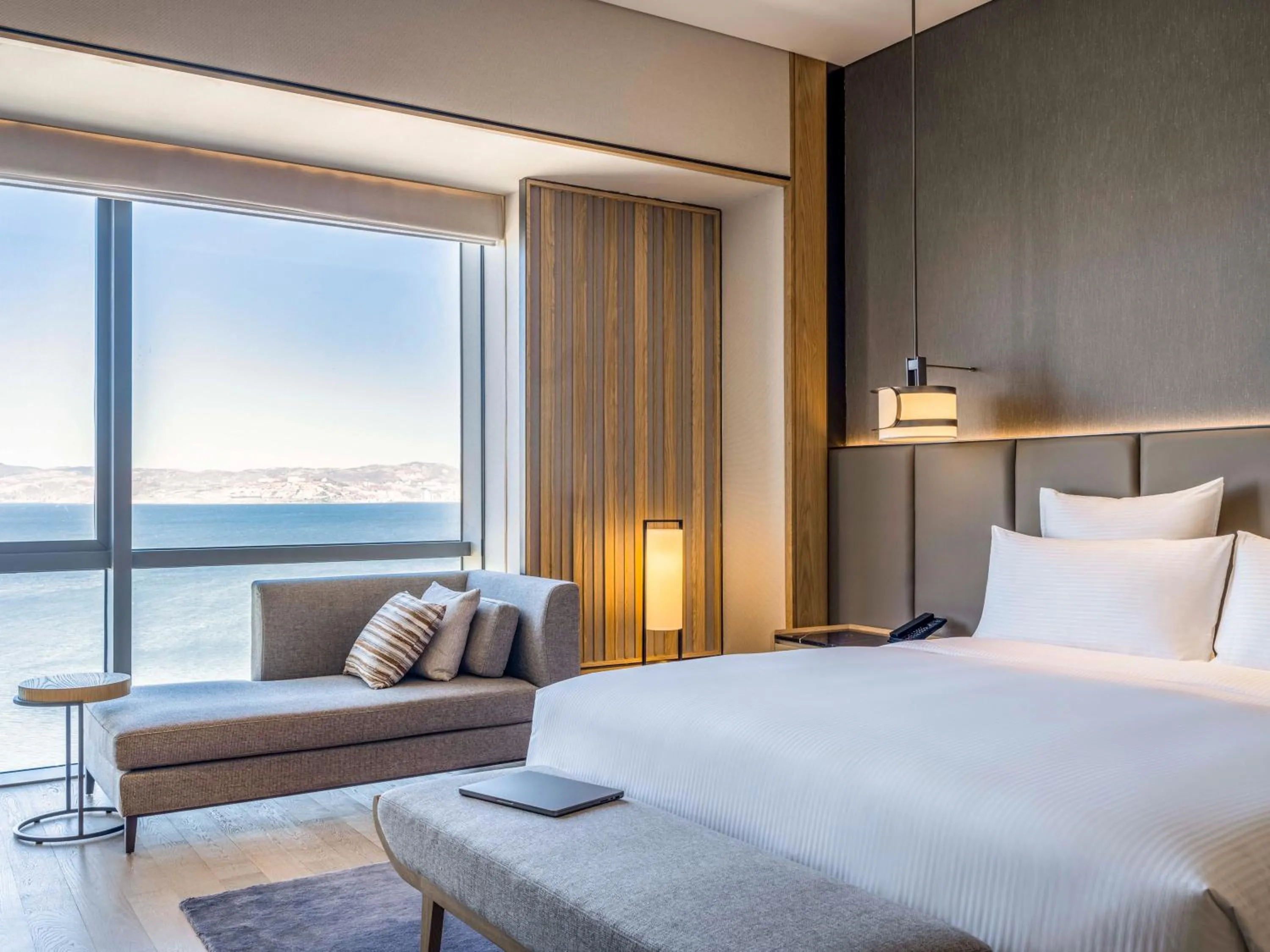 People, Bed in Pullman Dali