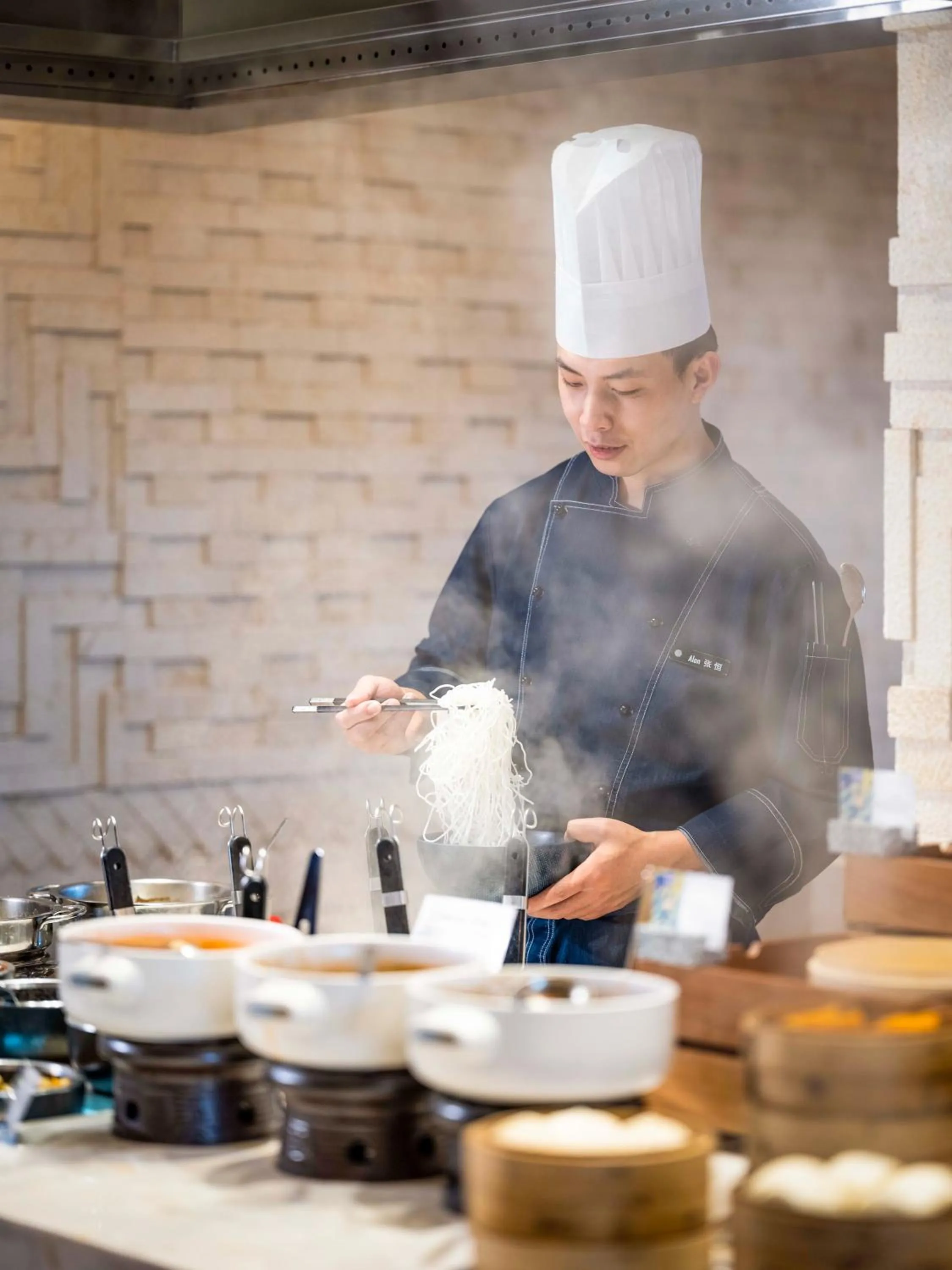 Breakfast in Pullman Dali