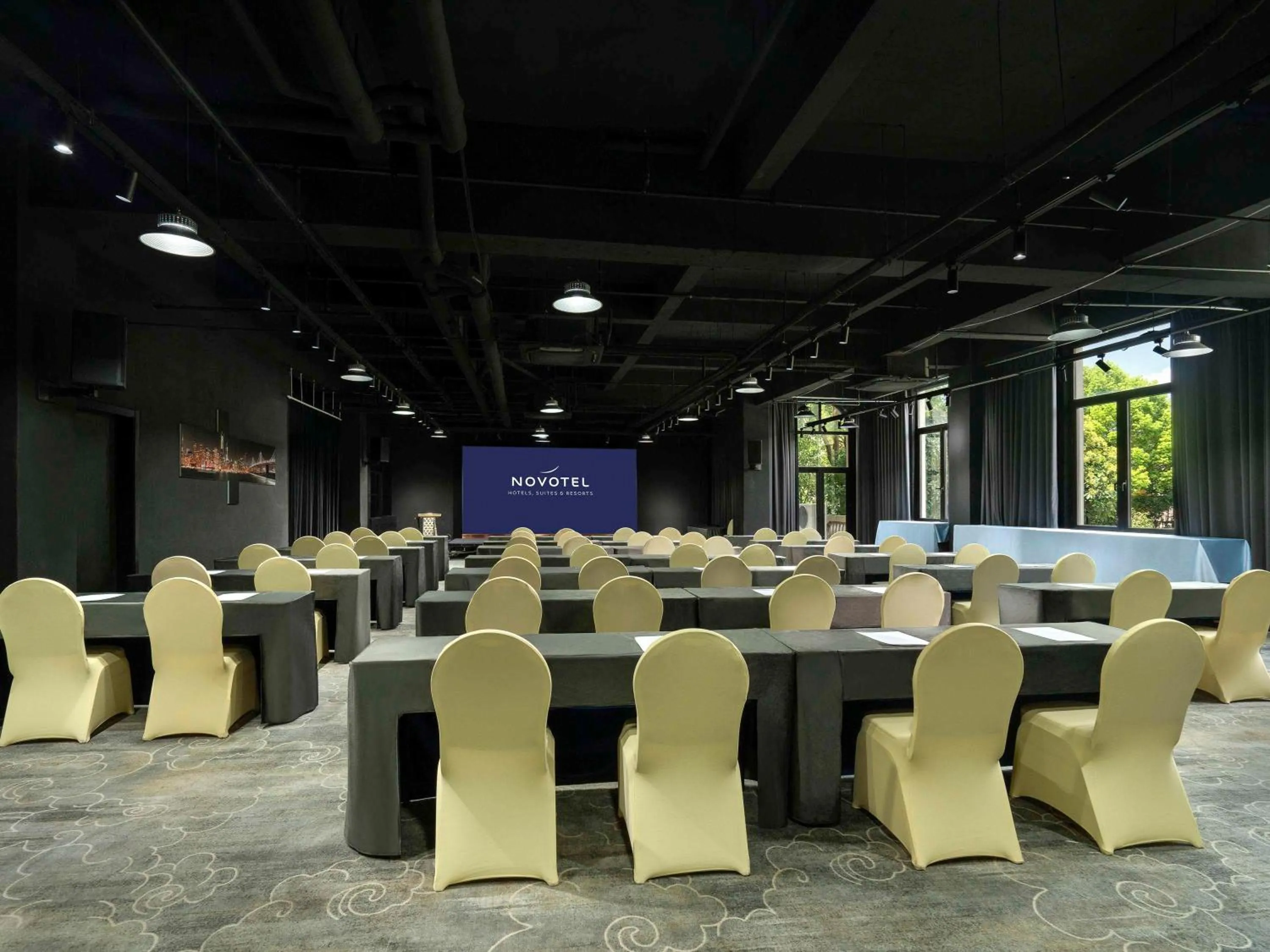 Meeting/conference room in Novotel Shanghai Hongqiao Exhibition