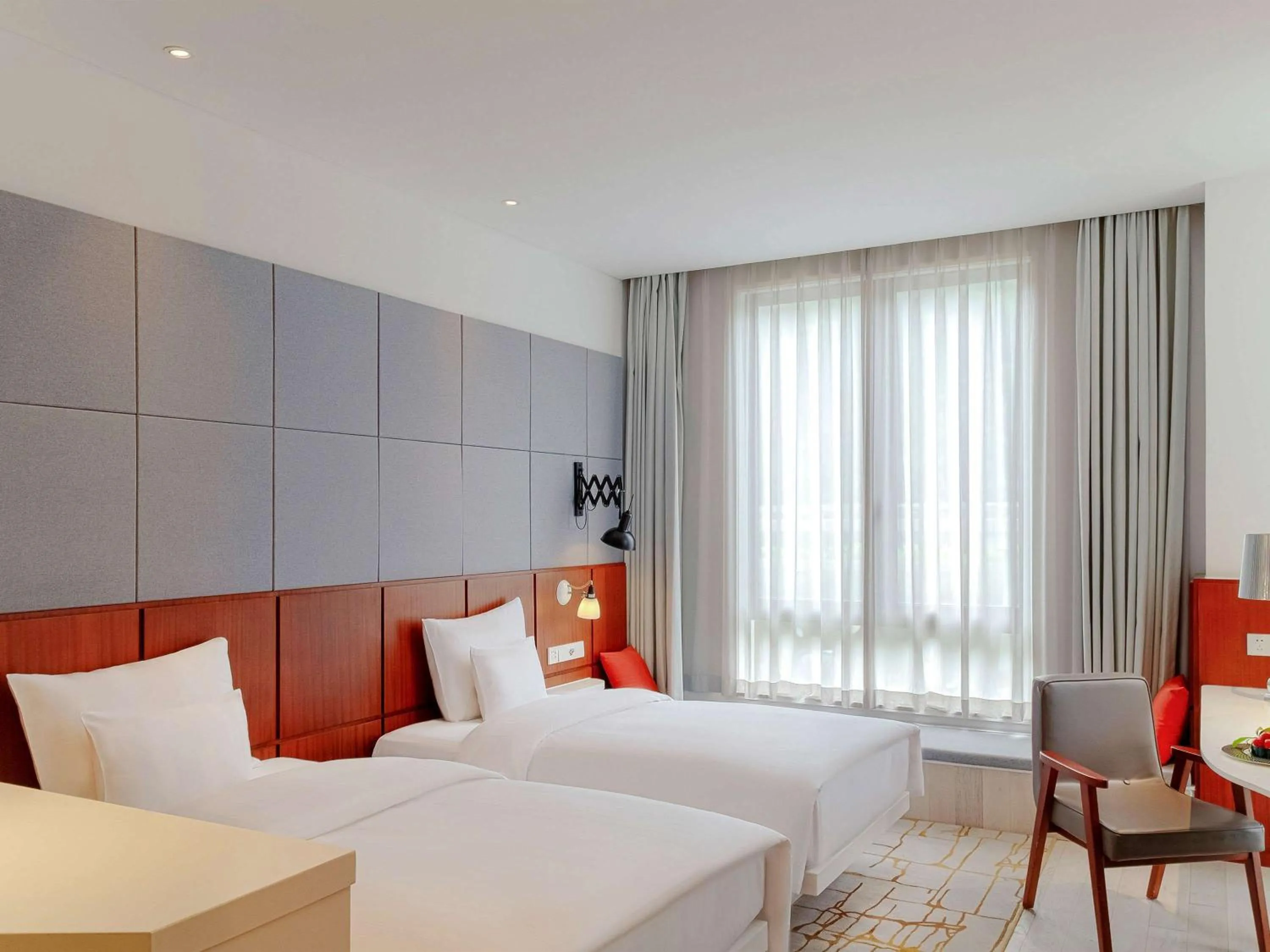 Bedroom in Novotel Shanghai Hongqiao Exhibition