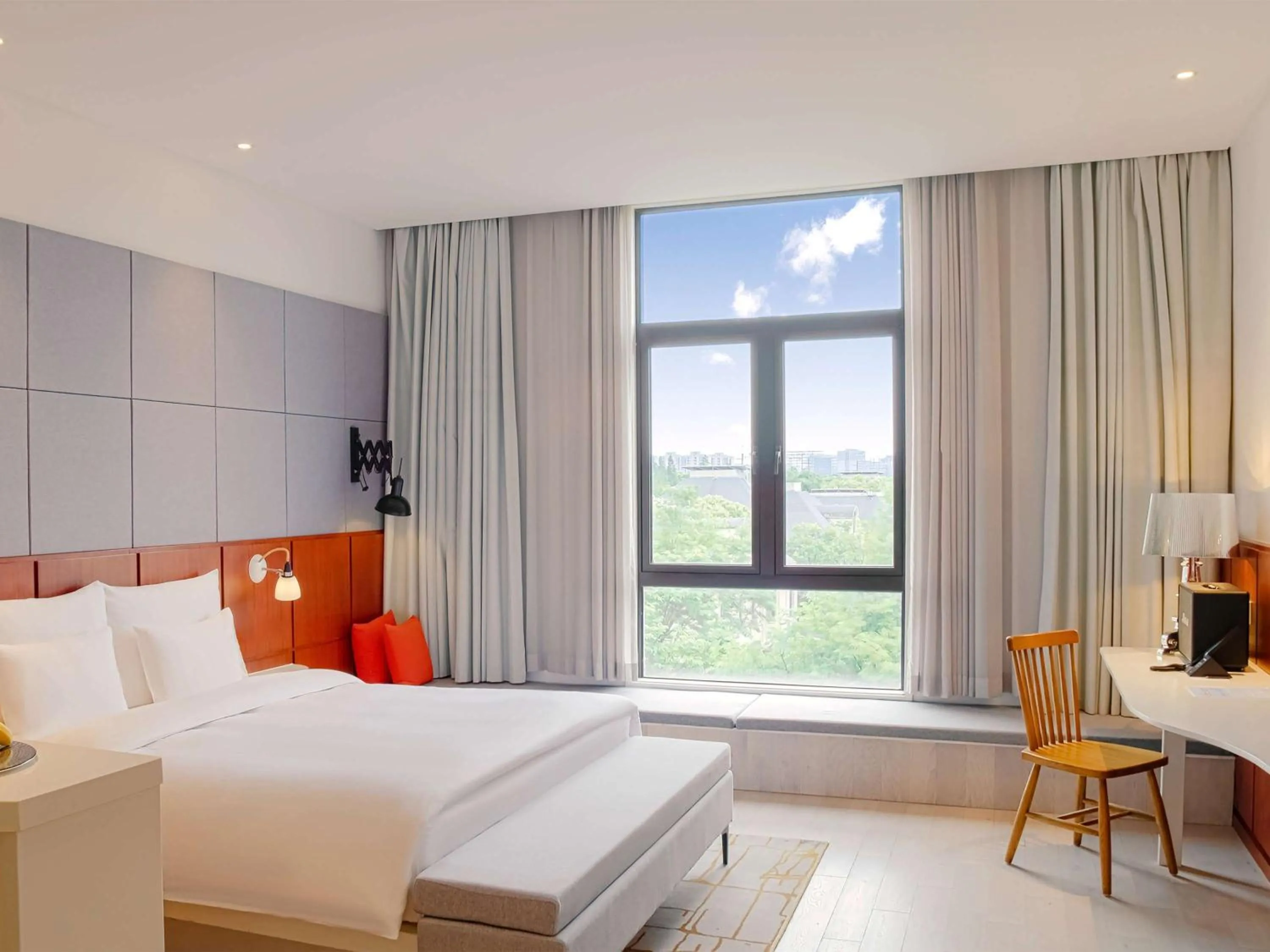 Bedroom in Novotel Shanghai Hongqiao Exhibition