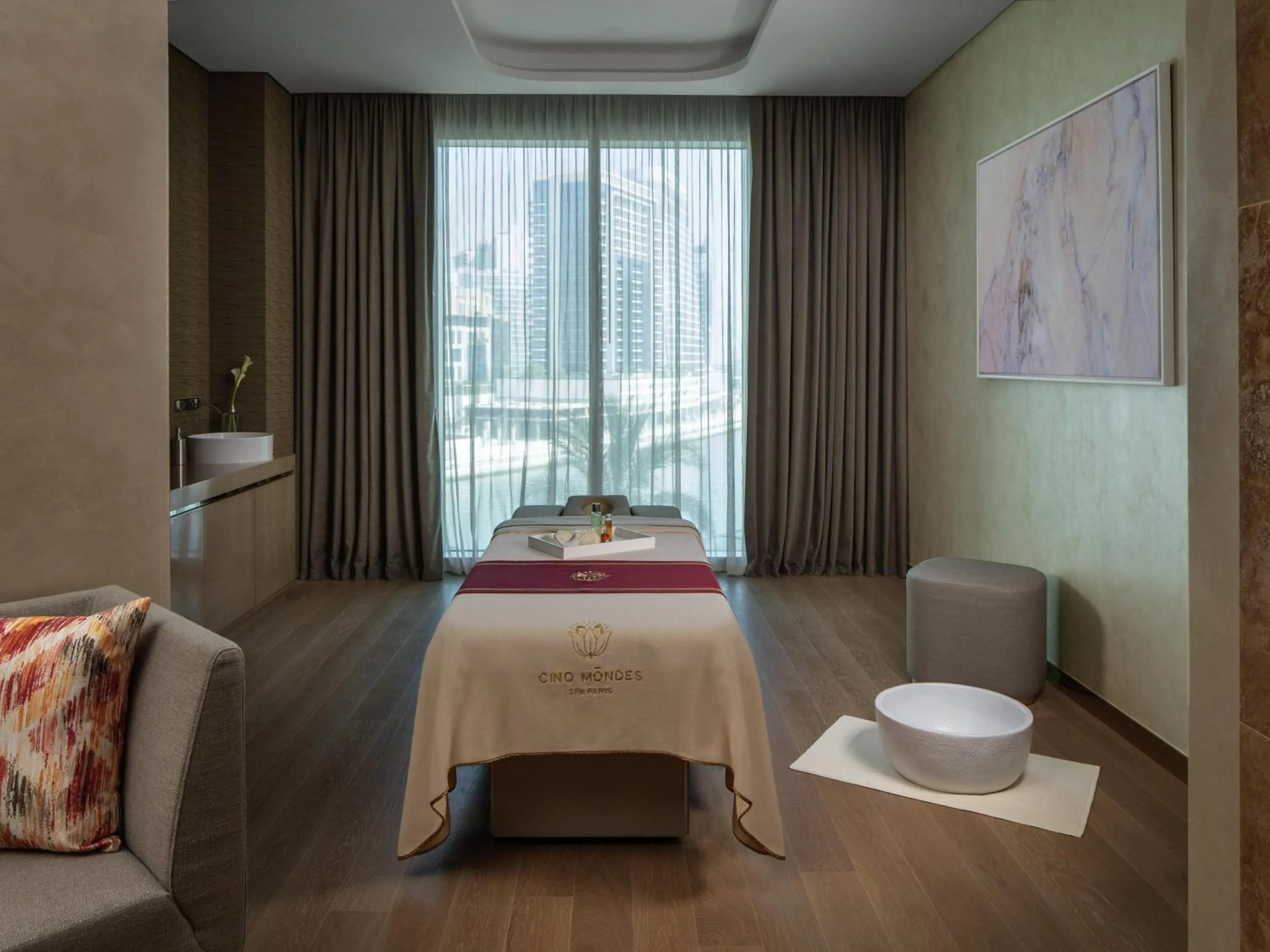 Spa and wellness centre/facilities, Bed in Hyde Hotel Dubai