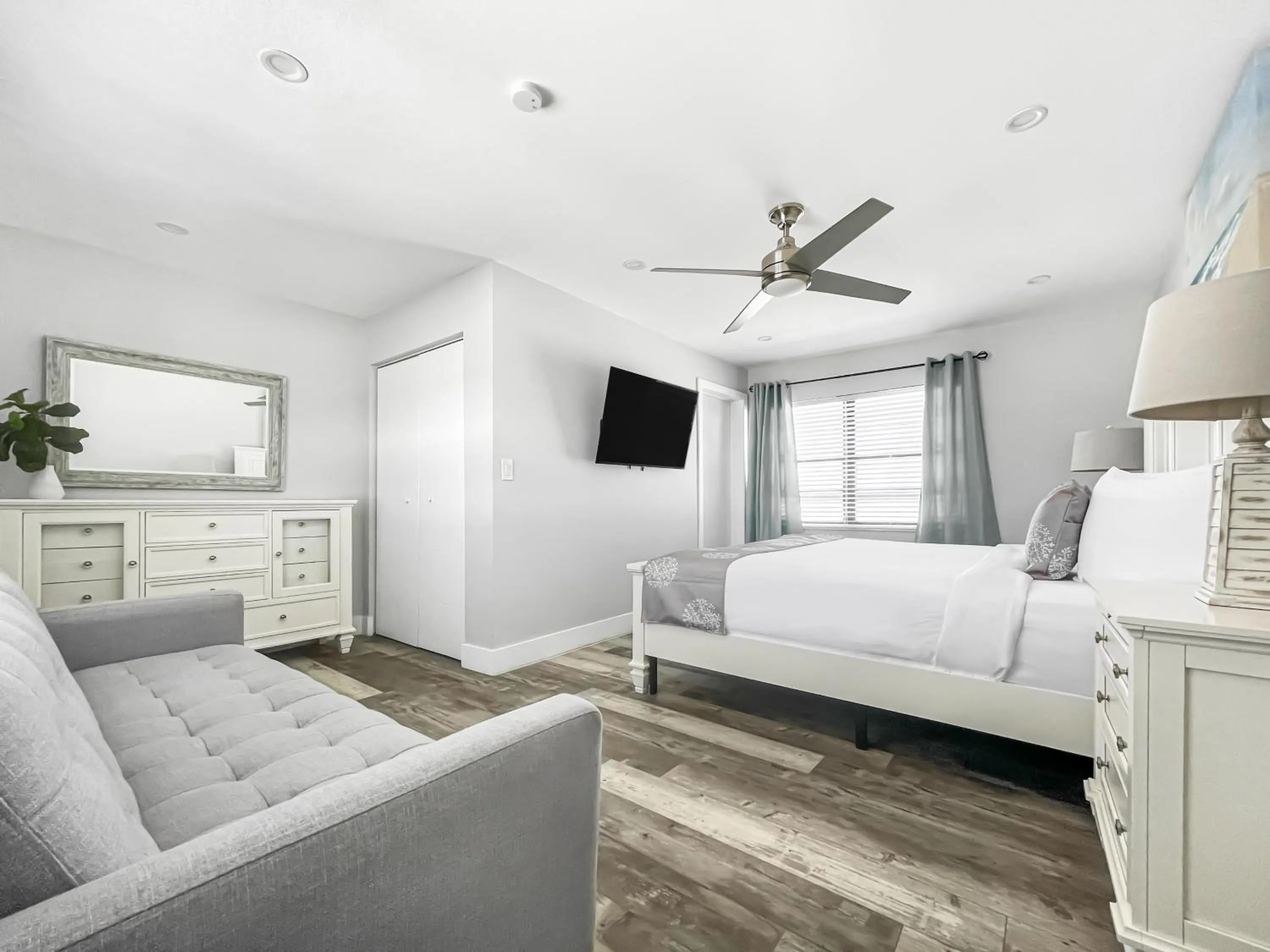 Photo of the whole room, Bed in Neptune Oceanfront Rentals