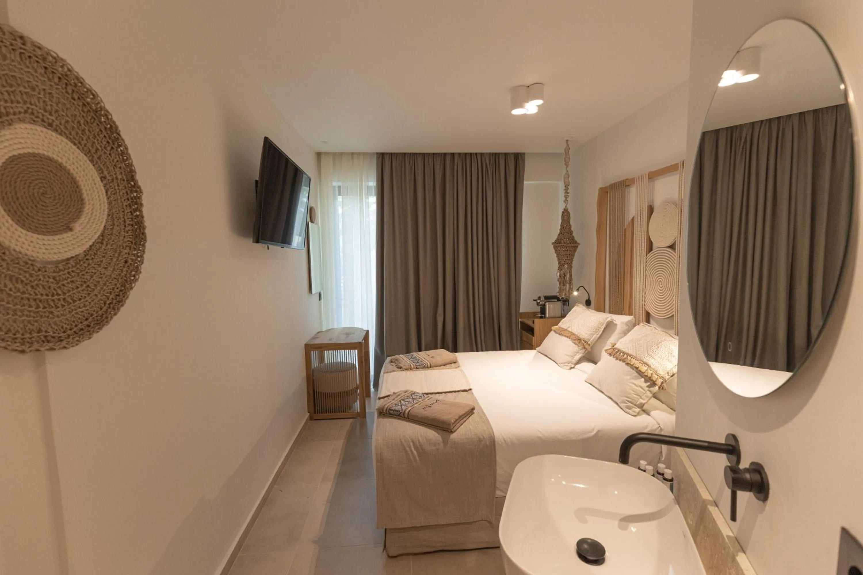 Bed in Cabana Blu Hotel & Suites