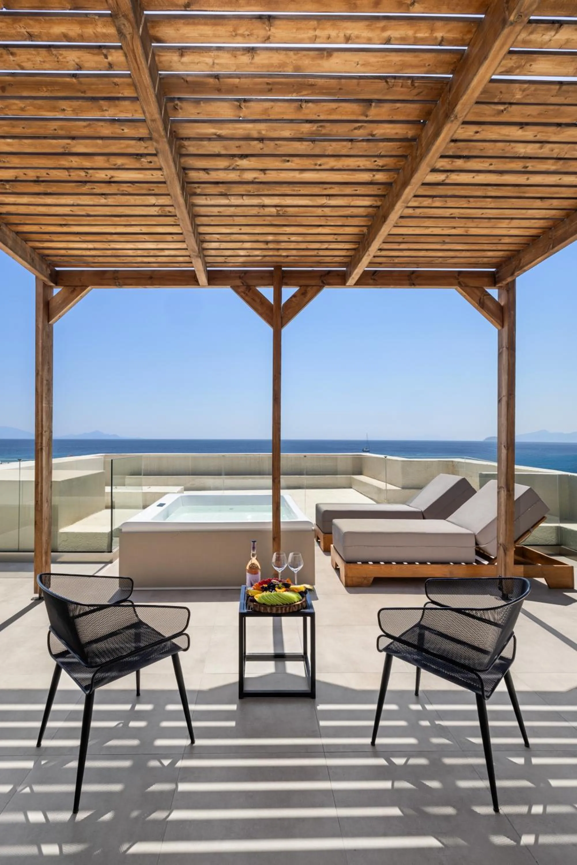 Hot Tub in Cabana Blu Hotel & Suites