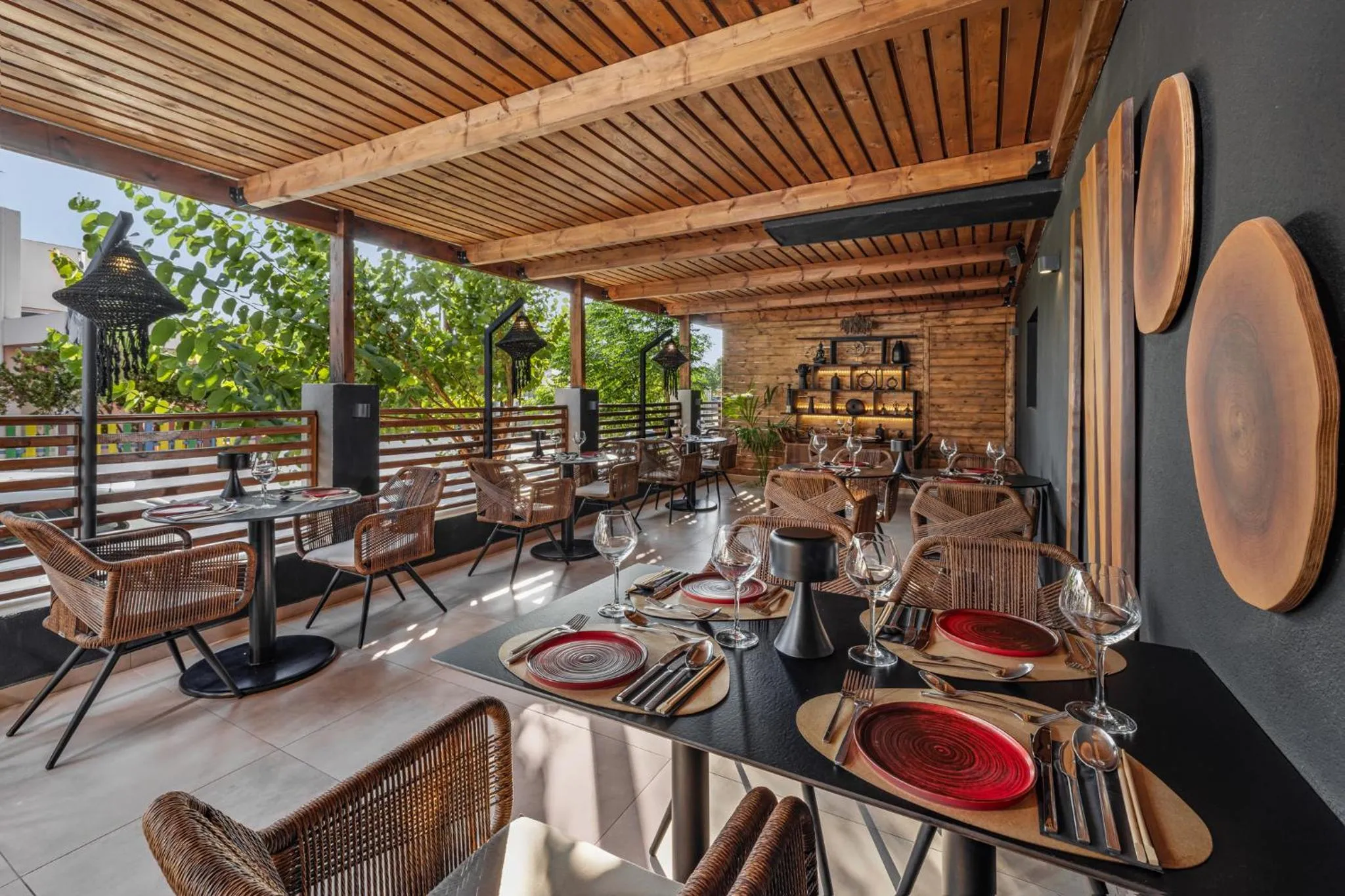 Restaurant/places to eat in Cabana Blu Hotel & Suites