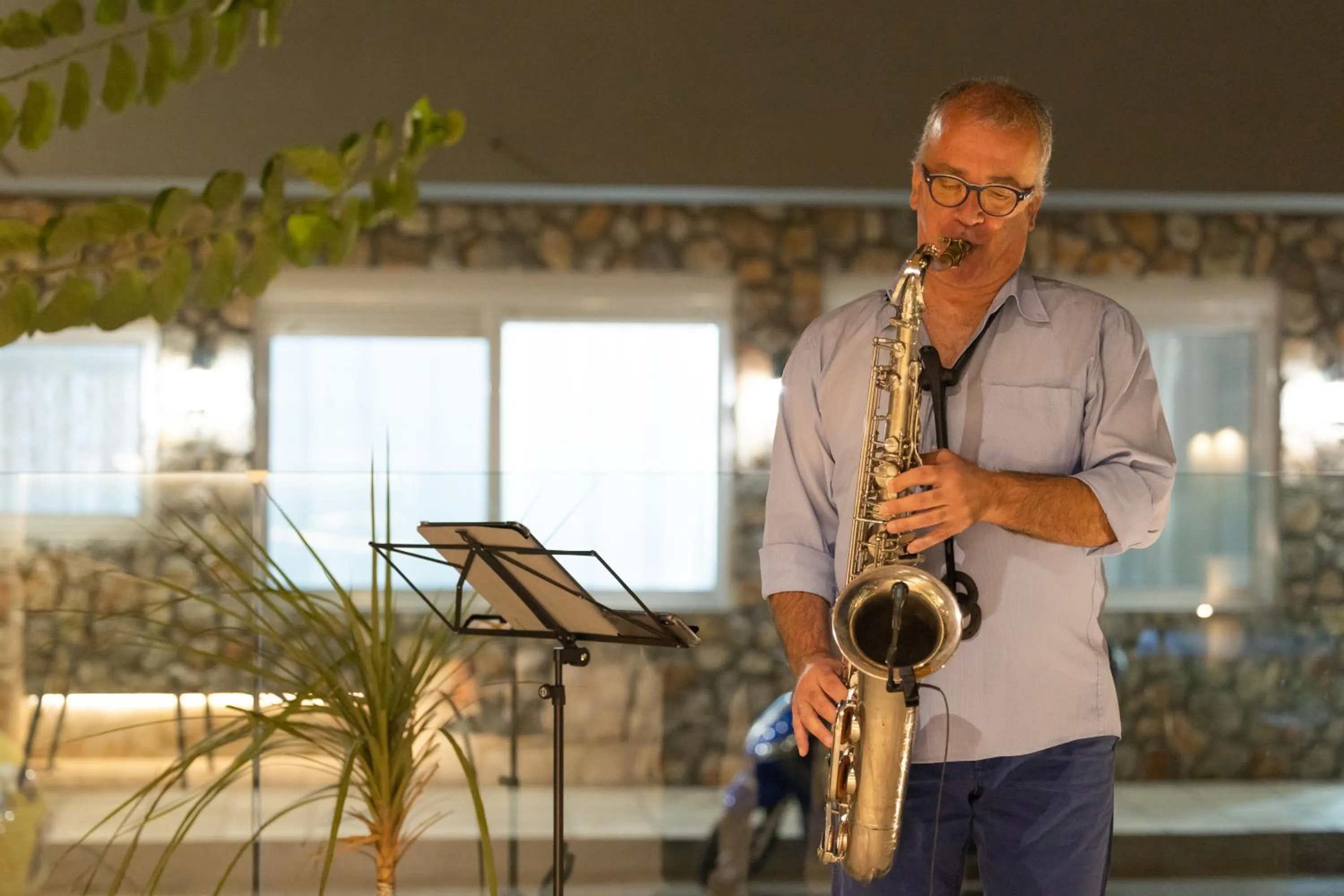 Entertainment in Cabana Blu Hotel & Suites