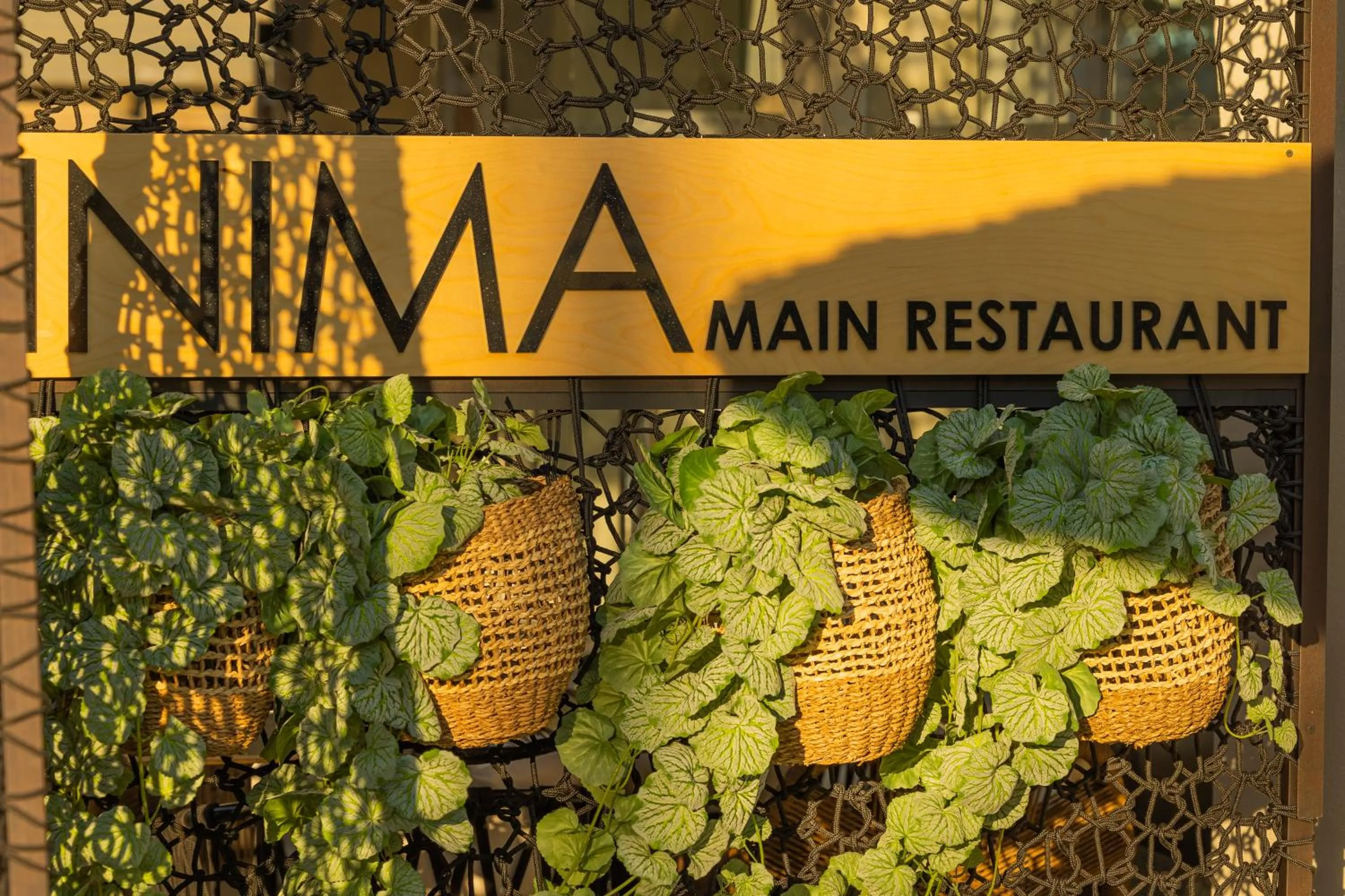 Restaurant/places to eat in Cabana Blu Hotel & Suites